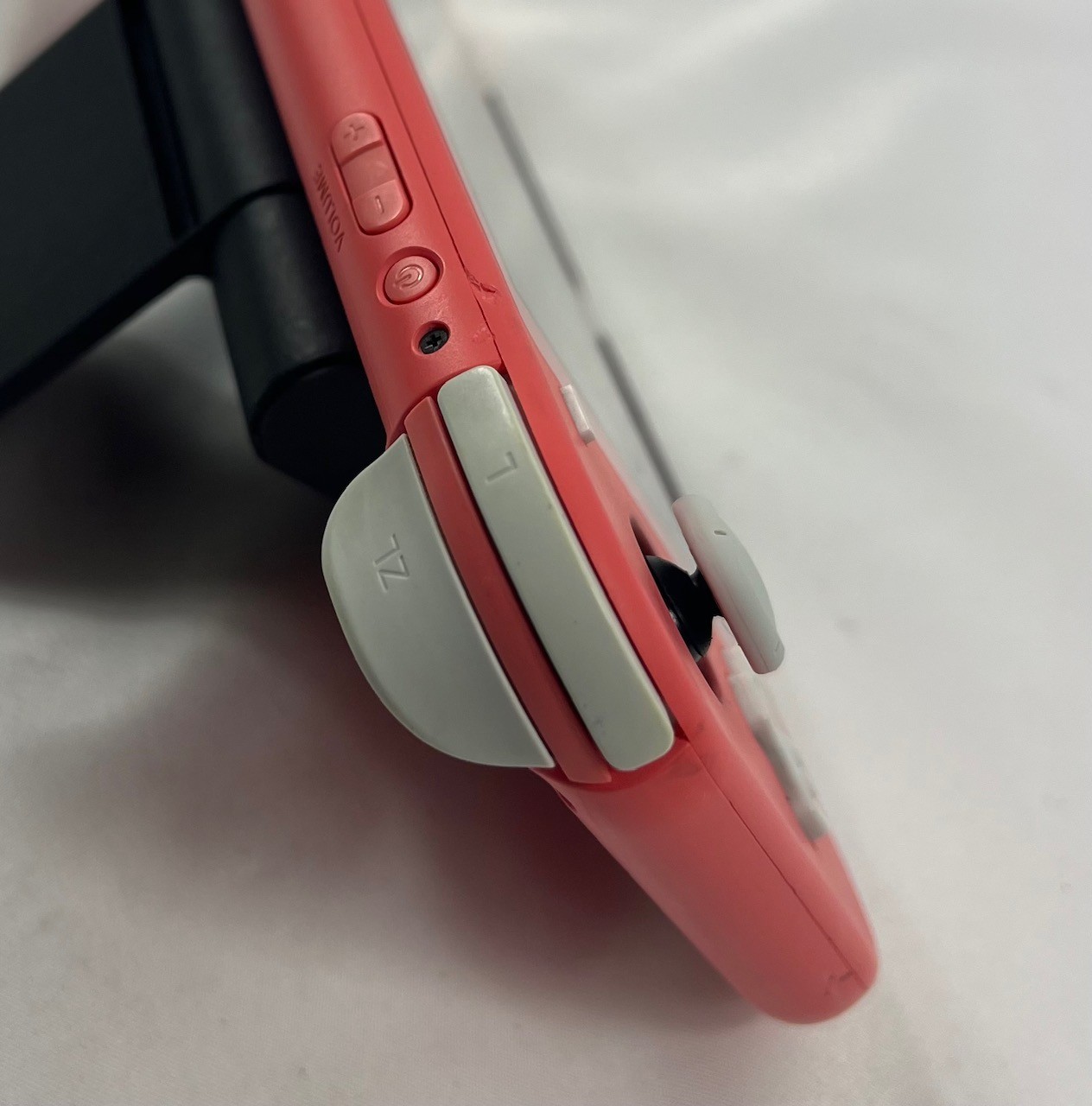 Nintendo Switch lite Coral 2022