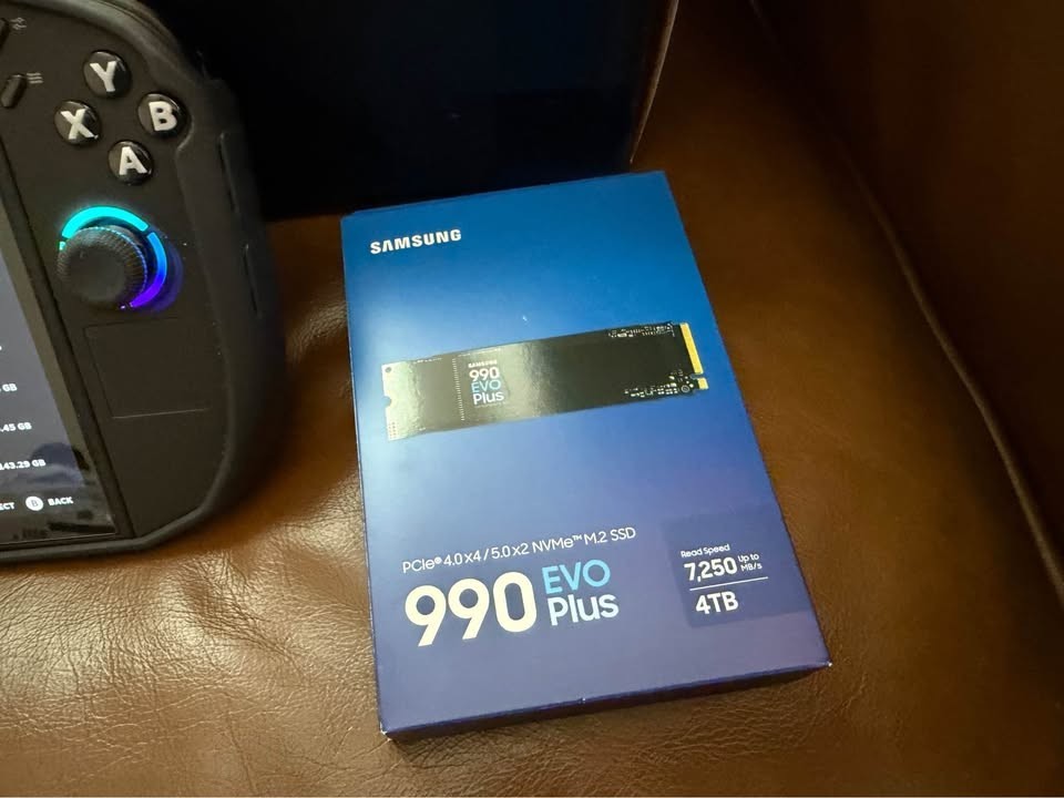 Lenovo Legion Go 2, 32GB, 4TB SSD, Z2 EXTREME, 144hz VRR OLED Steam OS + EXTRAS!