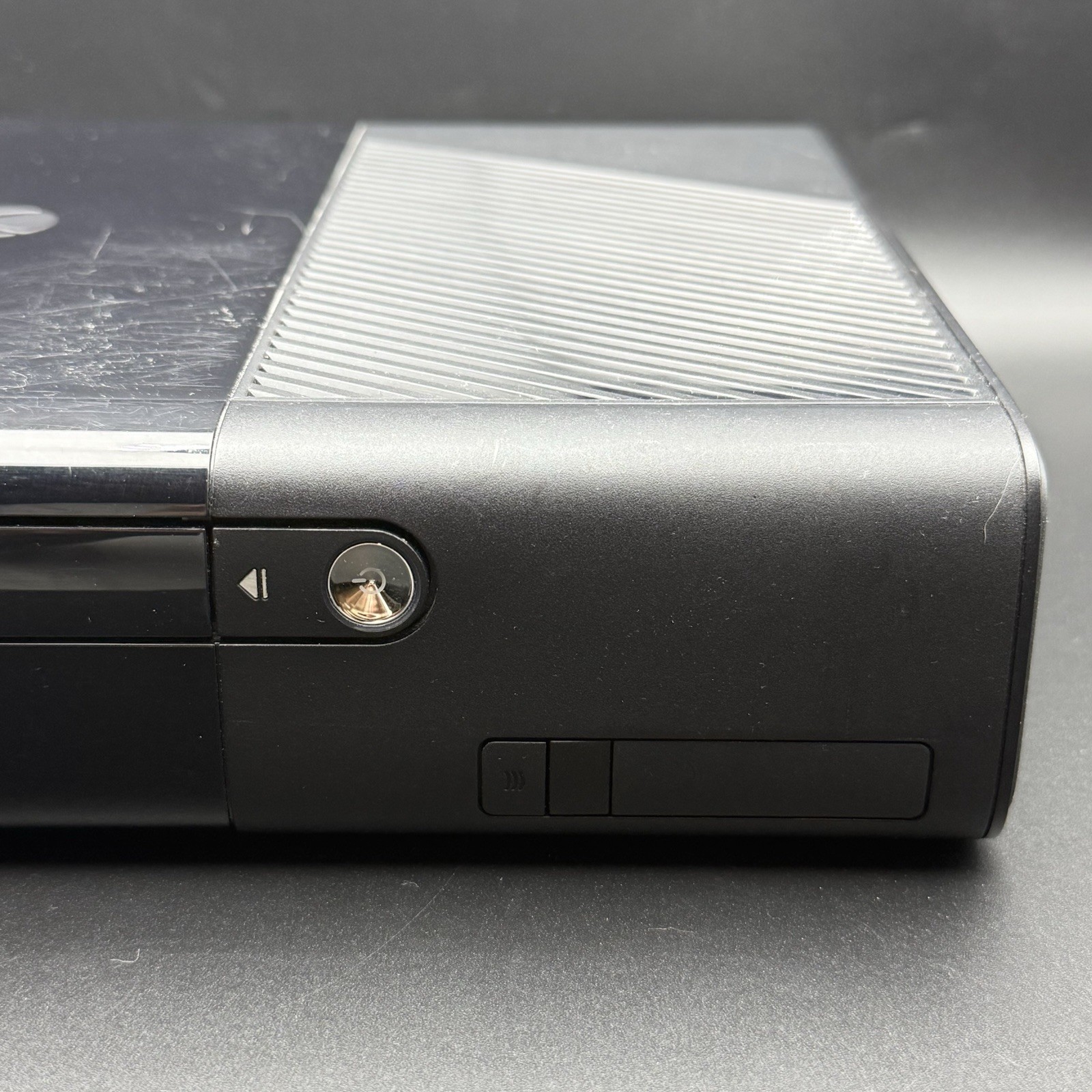 Xbox 360 E Console Model 1538 Console Only for Parts or Repair / Wont Turn On