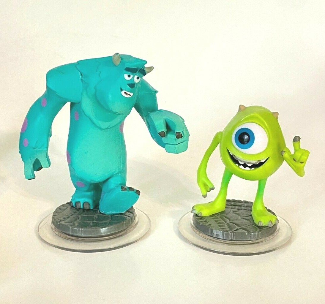 Lot of Disney Infinity Characters and Power Discs: Incredibles, Monsters Inc, &
