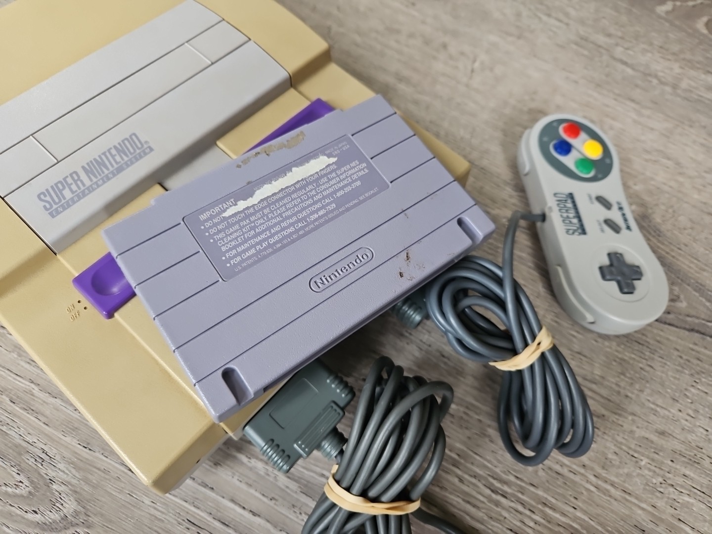 SNES Original Console Power / Av Cables 2 Controllers + Super Mario World