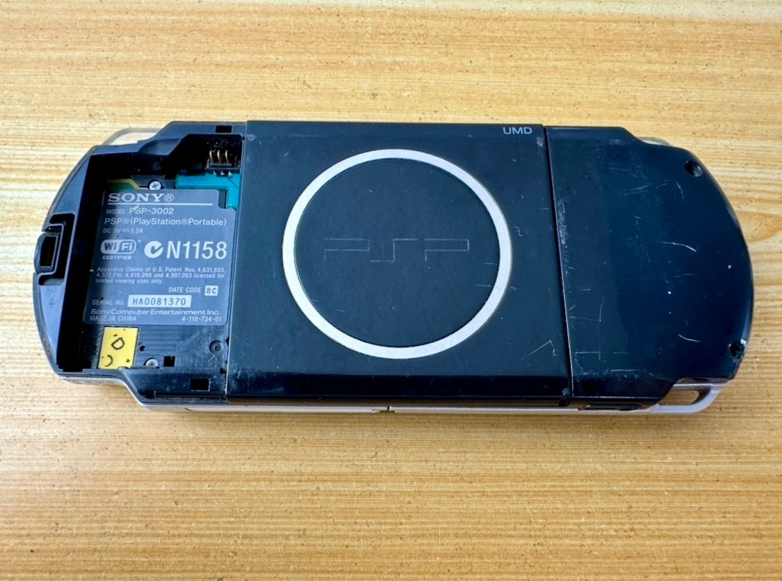Sony PlayStation PSP 3002 Piano Onyx Charcoal Black Handheld System Console