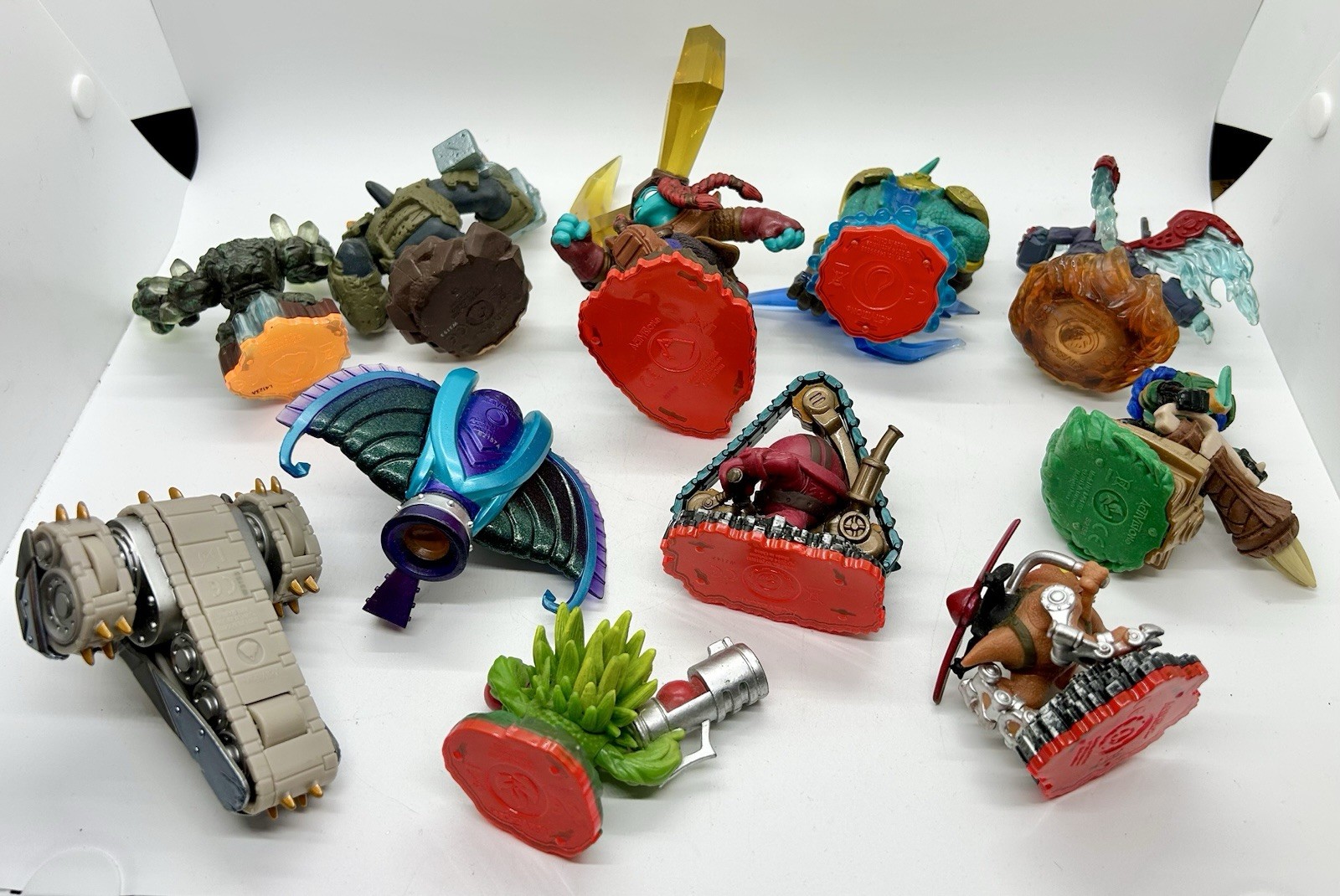 Skylanders Lot Of 11 Figures – Head Rush, Snap Shot, Spitfire, Prism Break, Trap