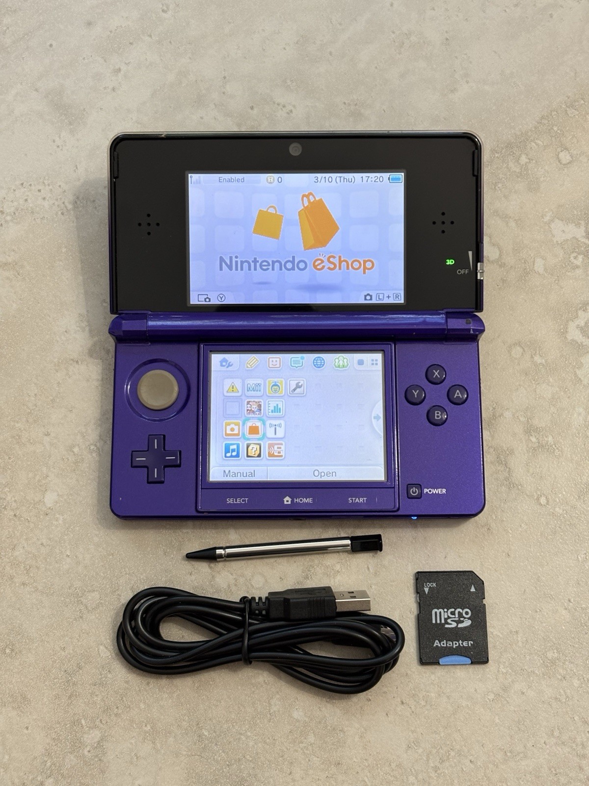 Nintendo 3ds Midnight Purple Near mint Condition USA Region With Charger