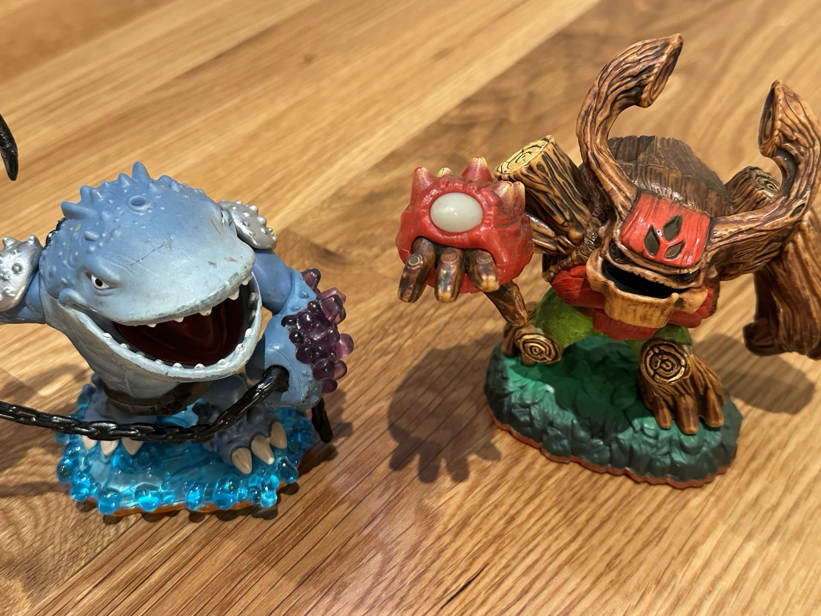 Skylanders Giants Series 2 – Lot of 8 Figures / Cynder, Thumpback and more.