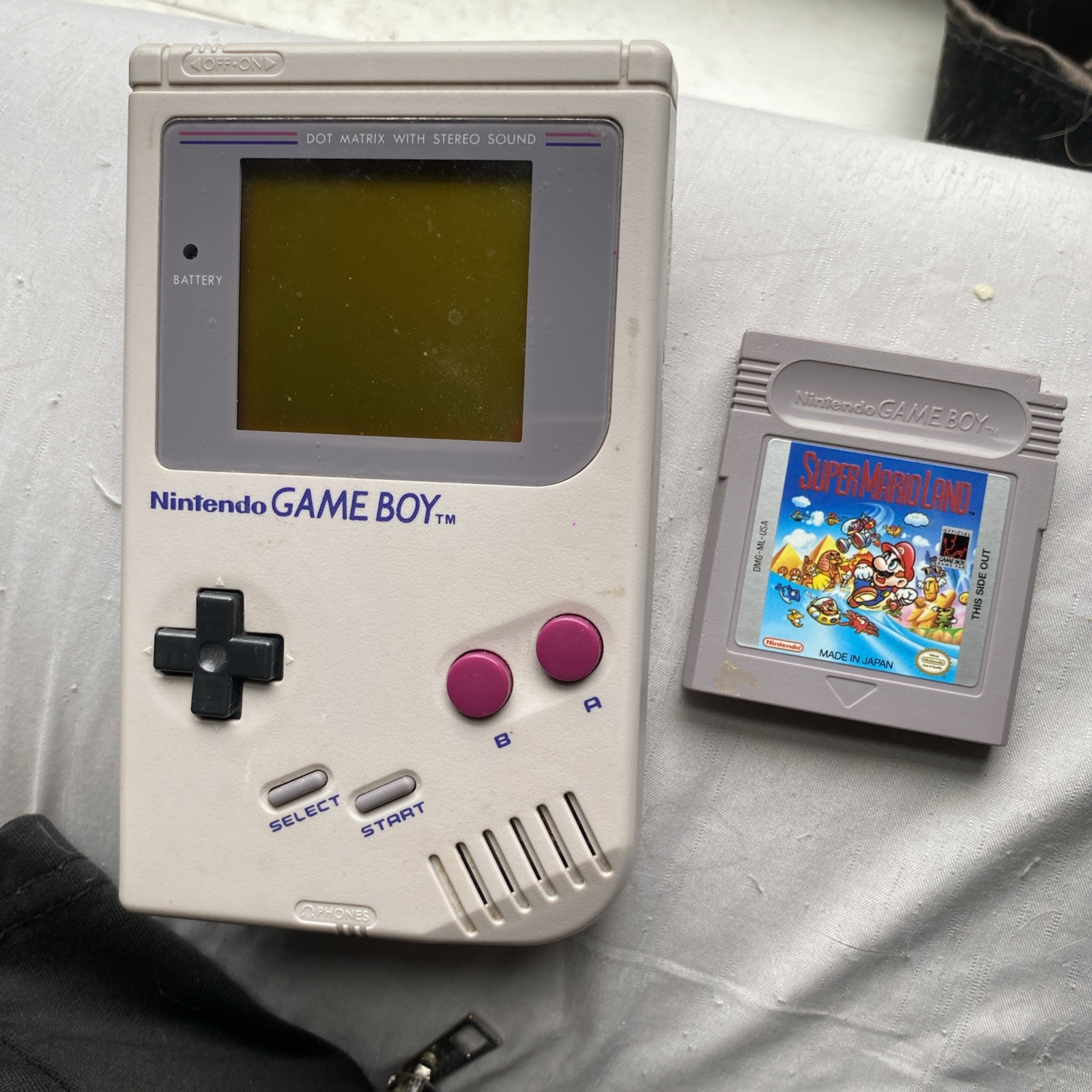 Nintendo Game Boy Handheld System- Gray- Original with Super Mario Land