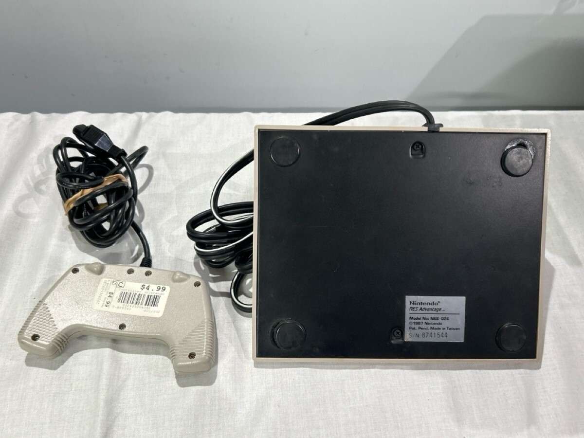 Nintendo NES Advantage Arcade Joystick NES-026 + NES MAX Turbo Contr (NJL028968)