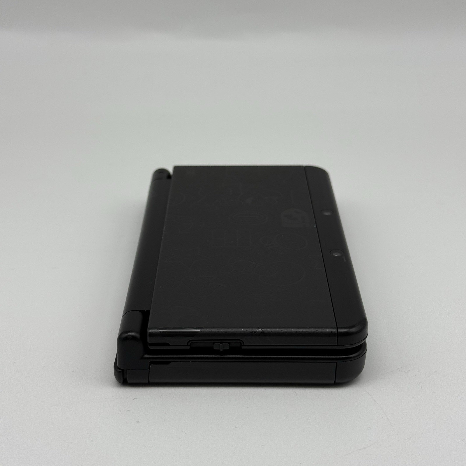 “new” Nintendo 3DS Super Mario Black Special Edition Console w/Charger – Tested