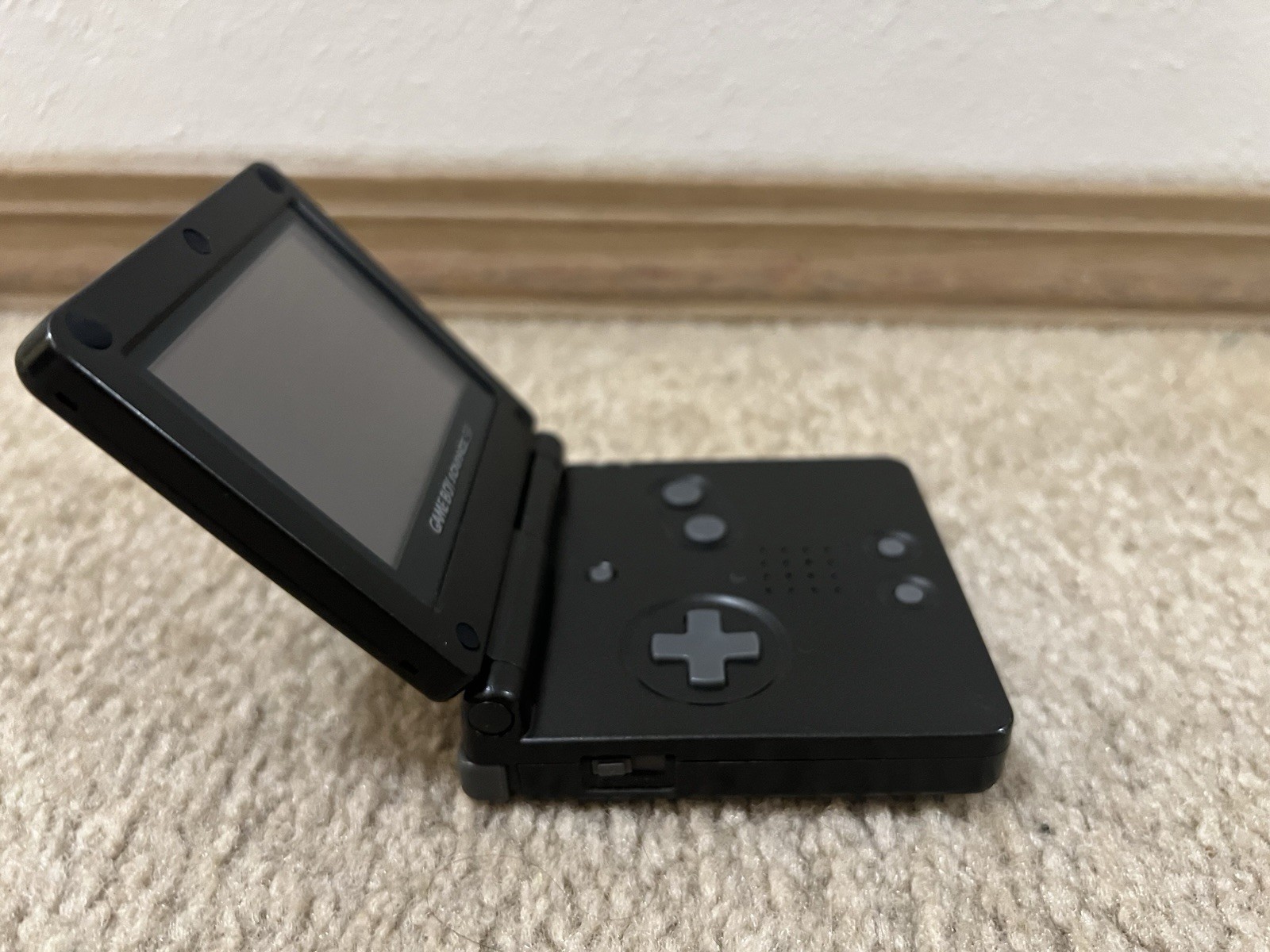 Nintendo Game Boy Advance SP Onyx Black Handheld Console – Turns on – read desc