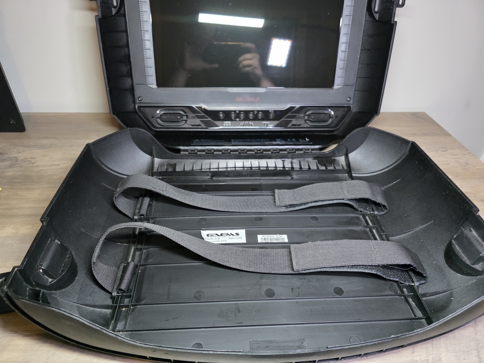 GAEMS G155 XHD Sentry Portable Gaming Monitor Case HDMI 15.5in PS4 Xbox One