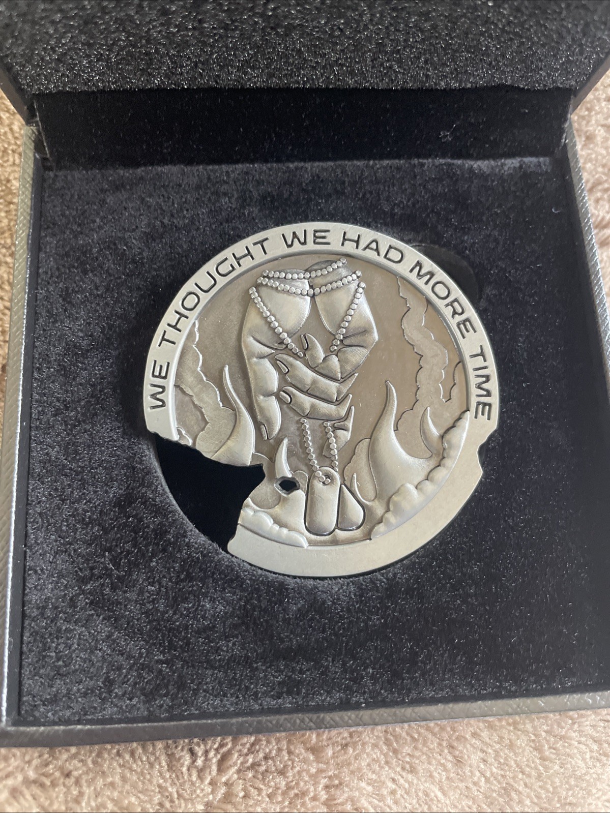 Mass Effect 1 2 3 The Fall of Earth Reaper War Challenge Coin Figure N7 Box