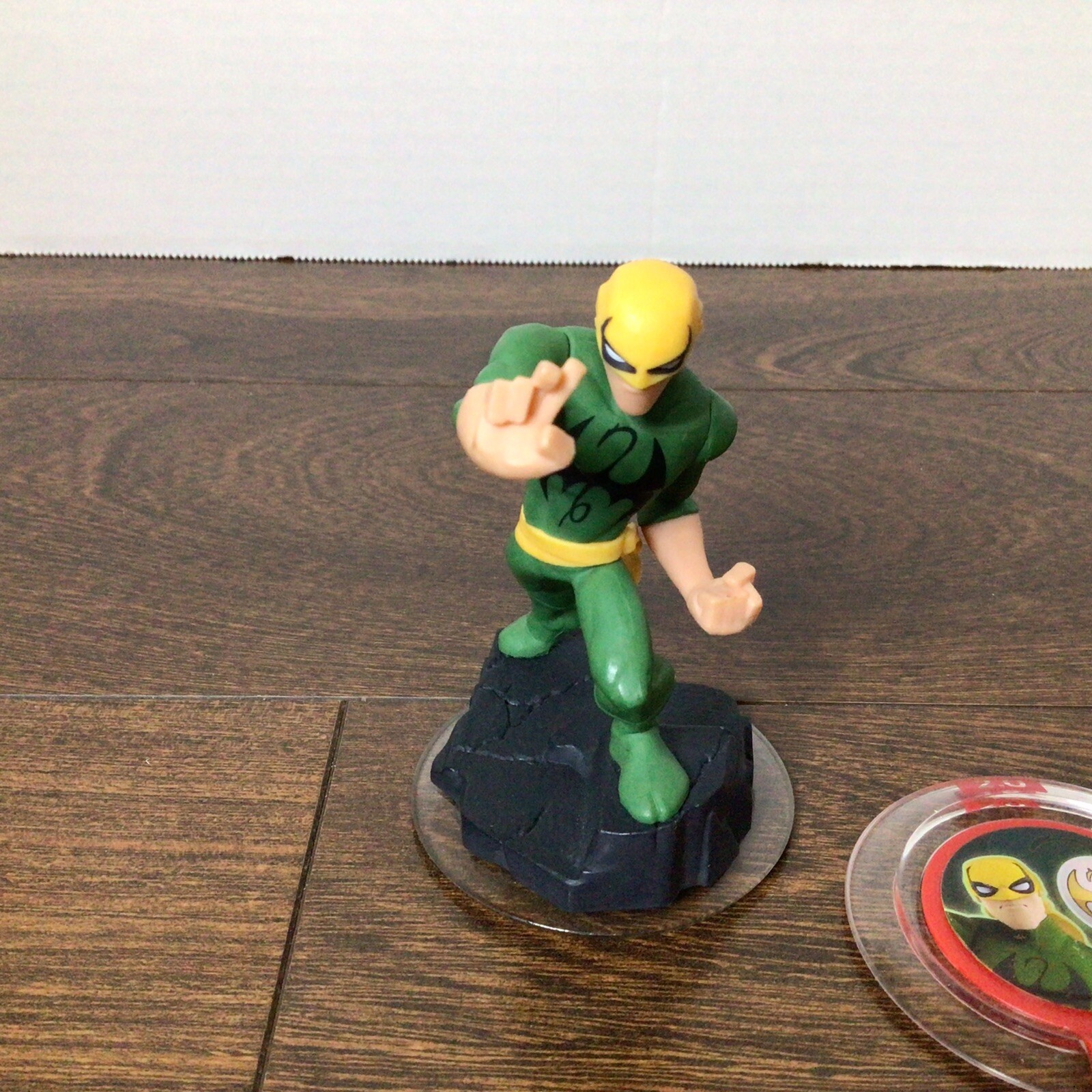 Disney Infinity 2.0 Iron Fist INF-1000113 Marvel Figure & Disc INF-3000190