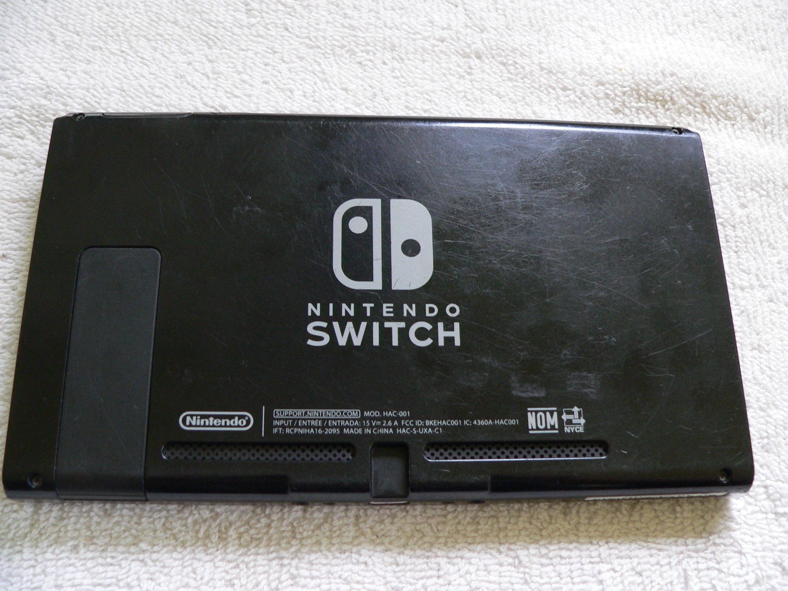 Nintendo HAC-001(-01) Switch Console Only. Works great