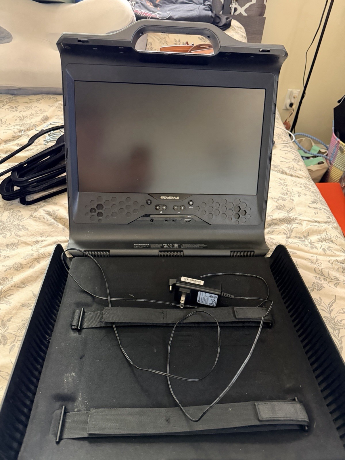GAEMS Vanguard G170FHD Travel Case w/ Built-In Monitor PS4/Xbox One