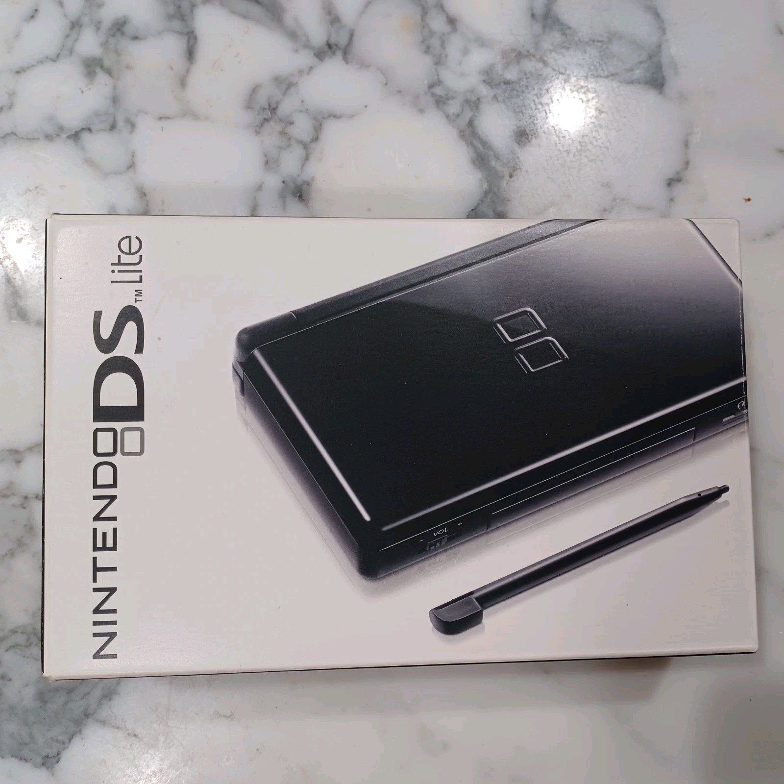 Vintage Find | Nintendo DS Lite Onyx Black with 2 stylus and Charger & Game