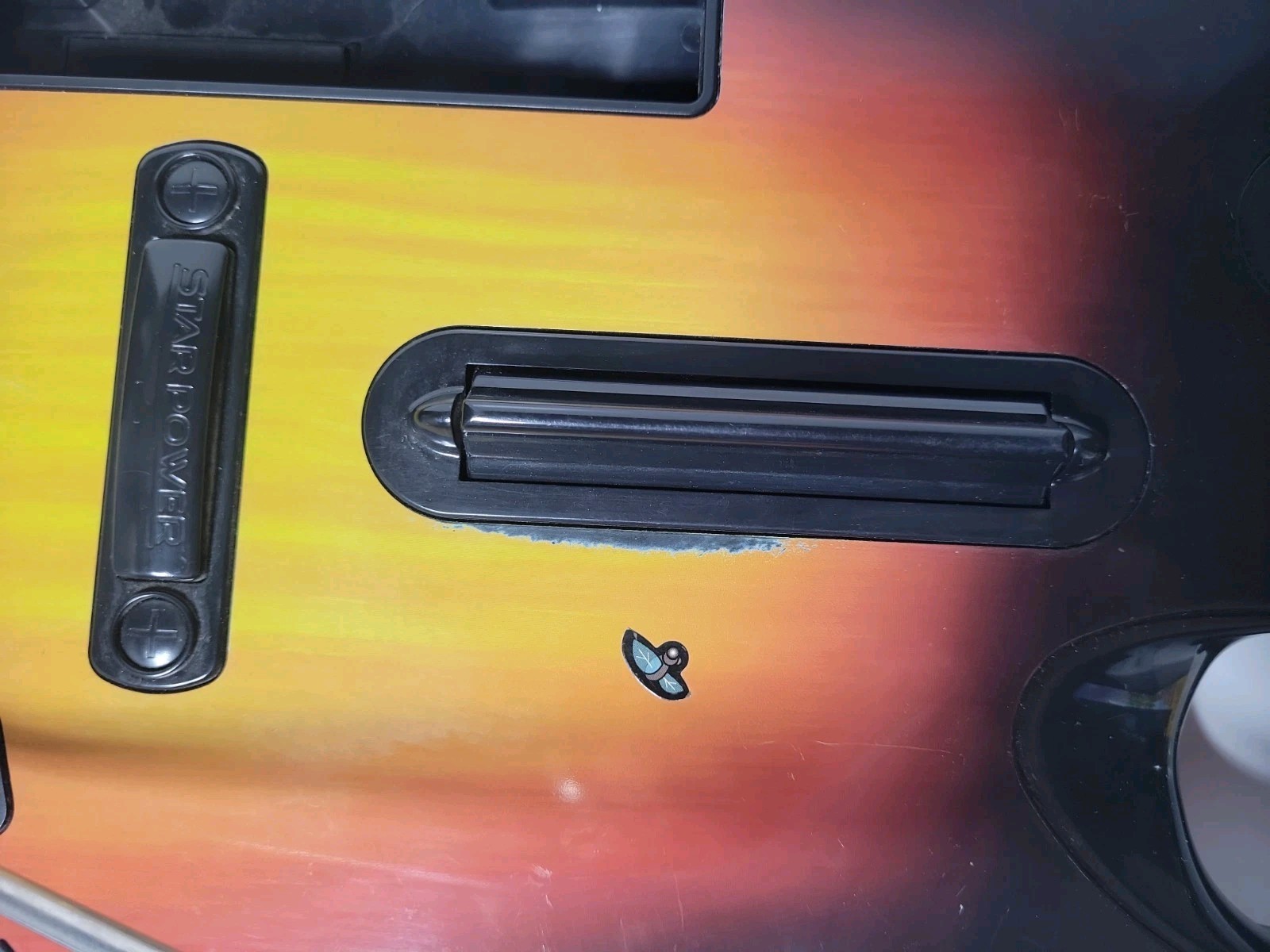 RedOctane Guitar Hero World Tour Wireless Controller Wii Sunburst Mnr Cosm Dmg