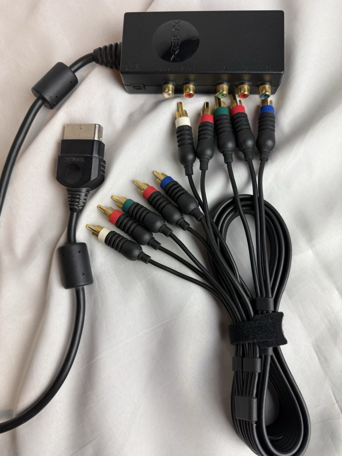 Microsoft Xbox HD AV Pack Component Video Adapter & Matching Component Cables