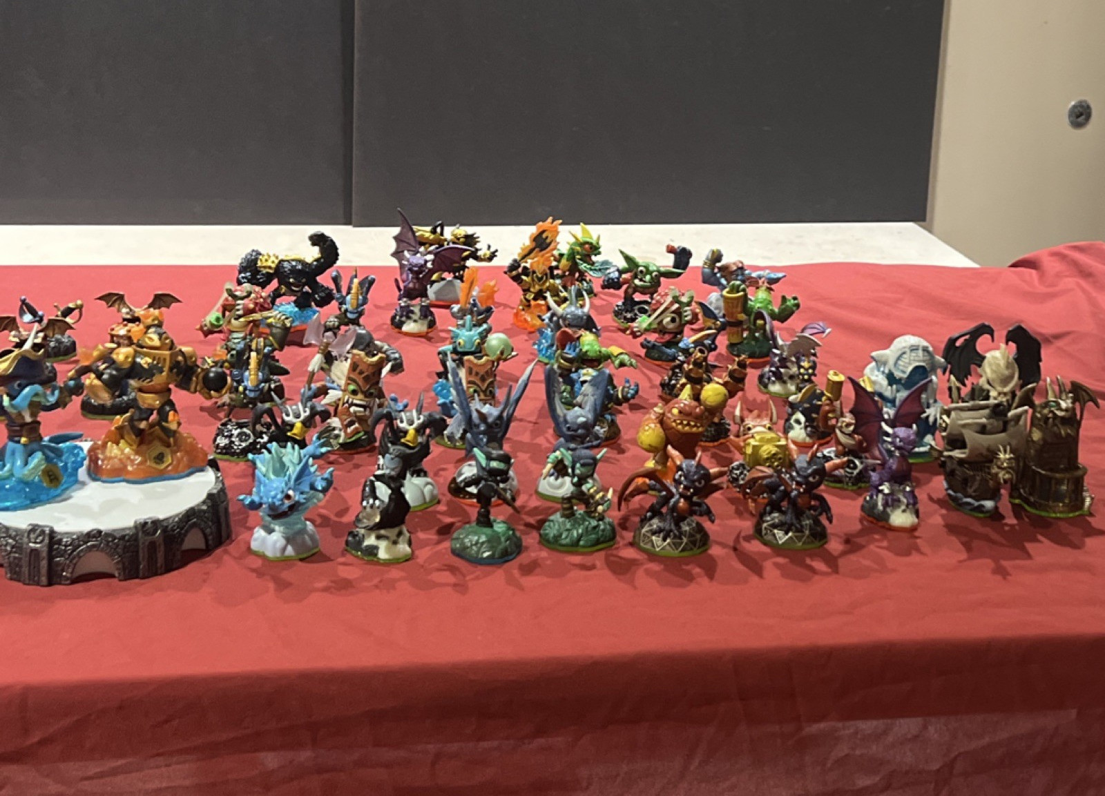 Activision Skylanders Character Figure Pack Lot Spyro Portal Accessories