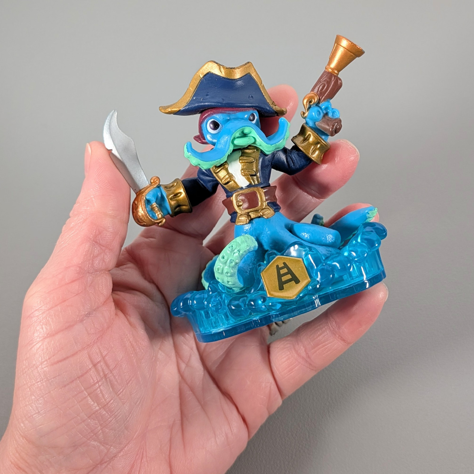Skylanders Swap Force Figure – Wash Buckler (Blue Base)