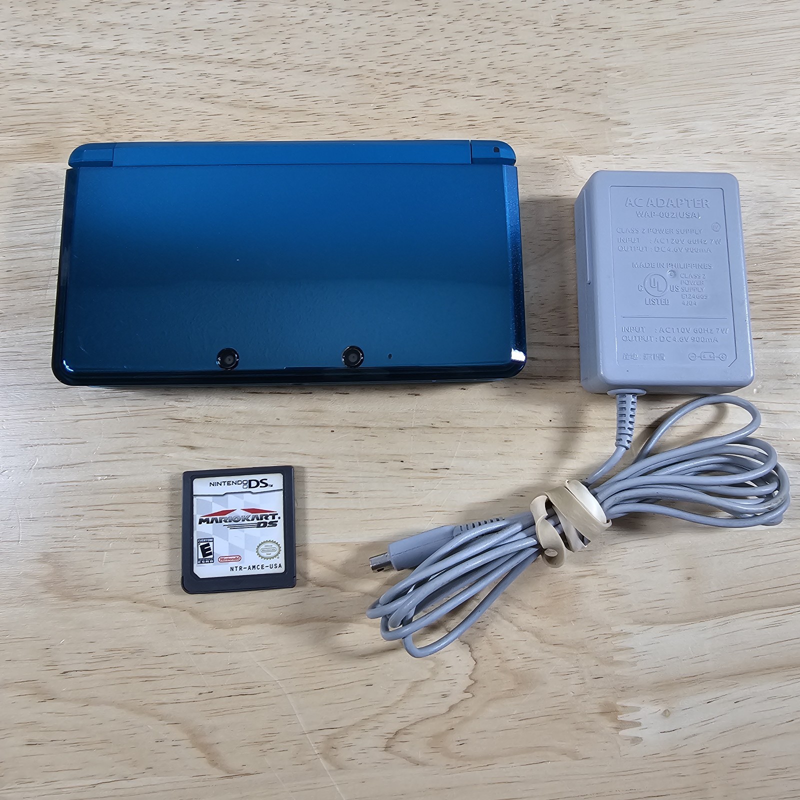 Nintendo 3DS Handheld Video Game Console Aqua Blue CTR-001 (USA) With Mario Krt
