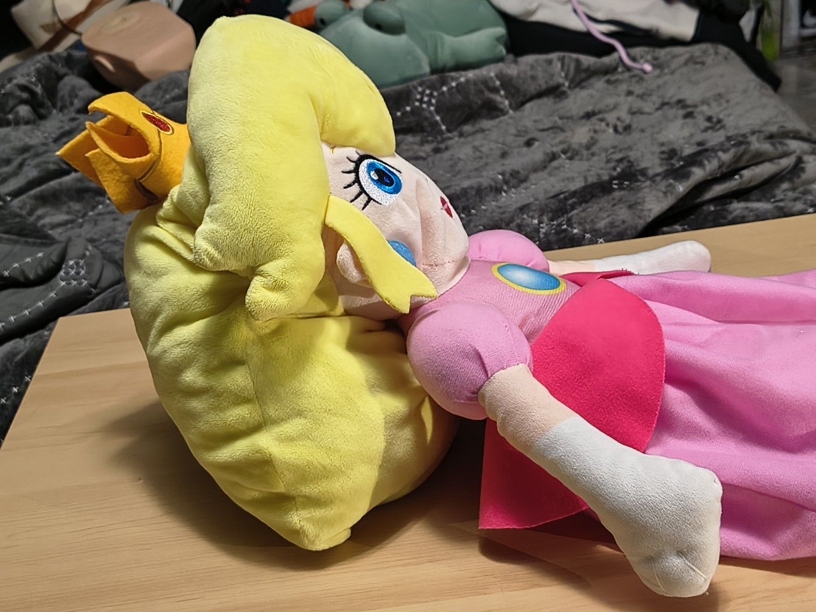 Princess Peach Plush 24 inch Super Mario Bros Nintendo Pink Dress Doll