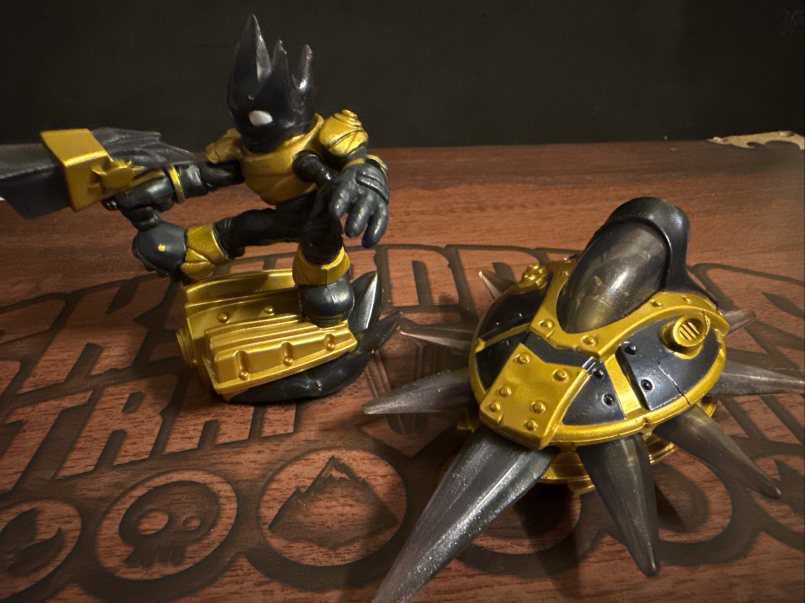Skylanders Superchargers Legendary Astroblast and Legendary Sun Runner
