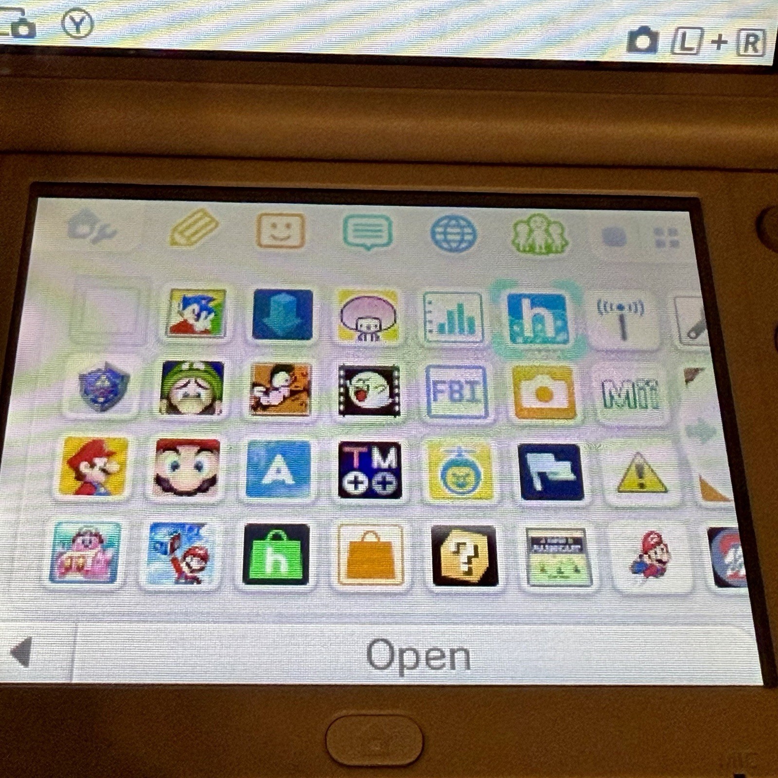 Nintendo New Nintendo 3DS XL SNES Edition Handheld Console (NTSC) Very Good Cond