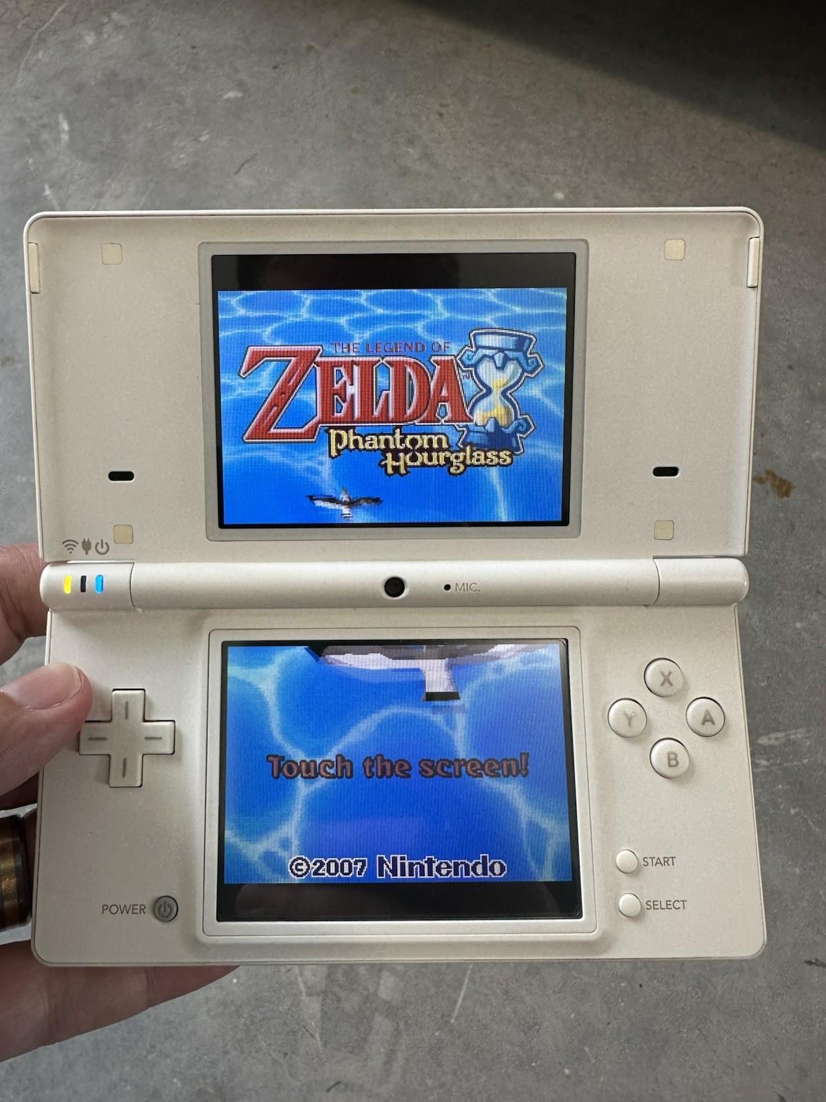 Nintendo DSi Arctic White (Japanese Import, region free) plus new charger
