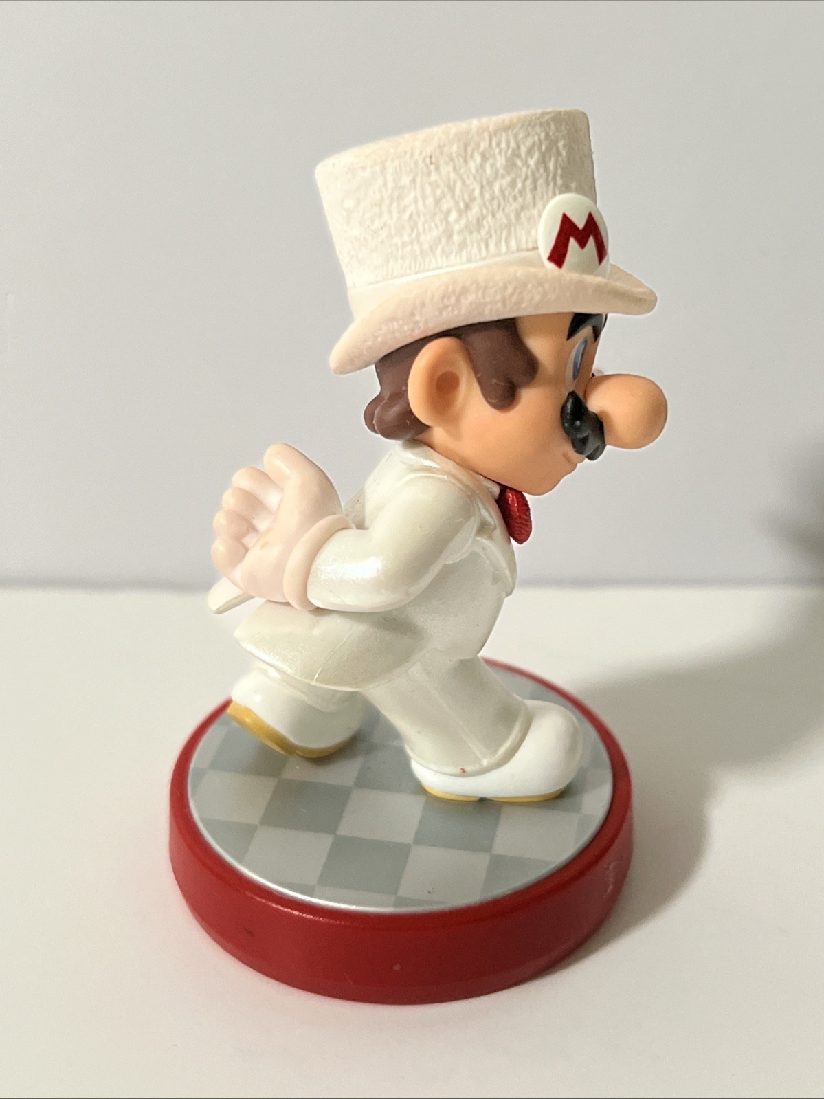 Nintendo Super Mario Odyssey Wedding Outfit amiibo NVL-001 389000ABATW5) Figure