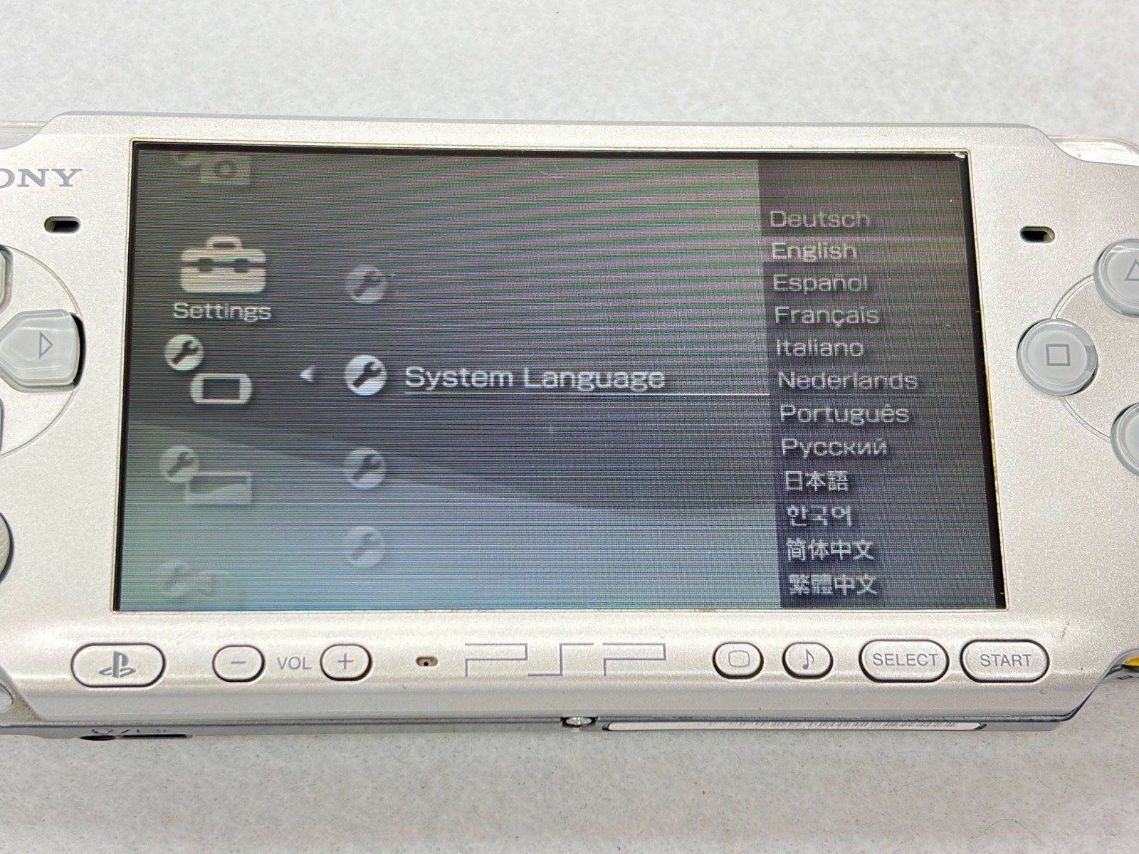TESTED SONY PSP 3000 SILVER Console + Charger + battery + 3 game Region free 2GB