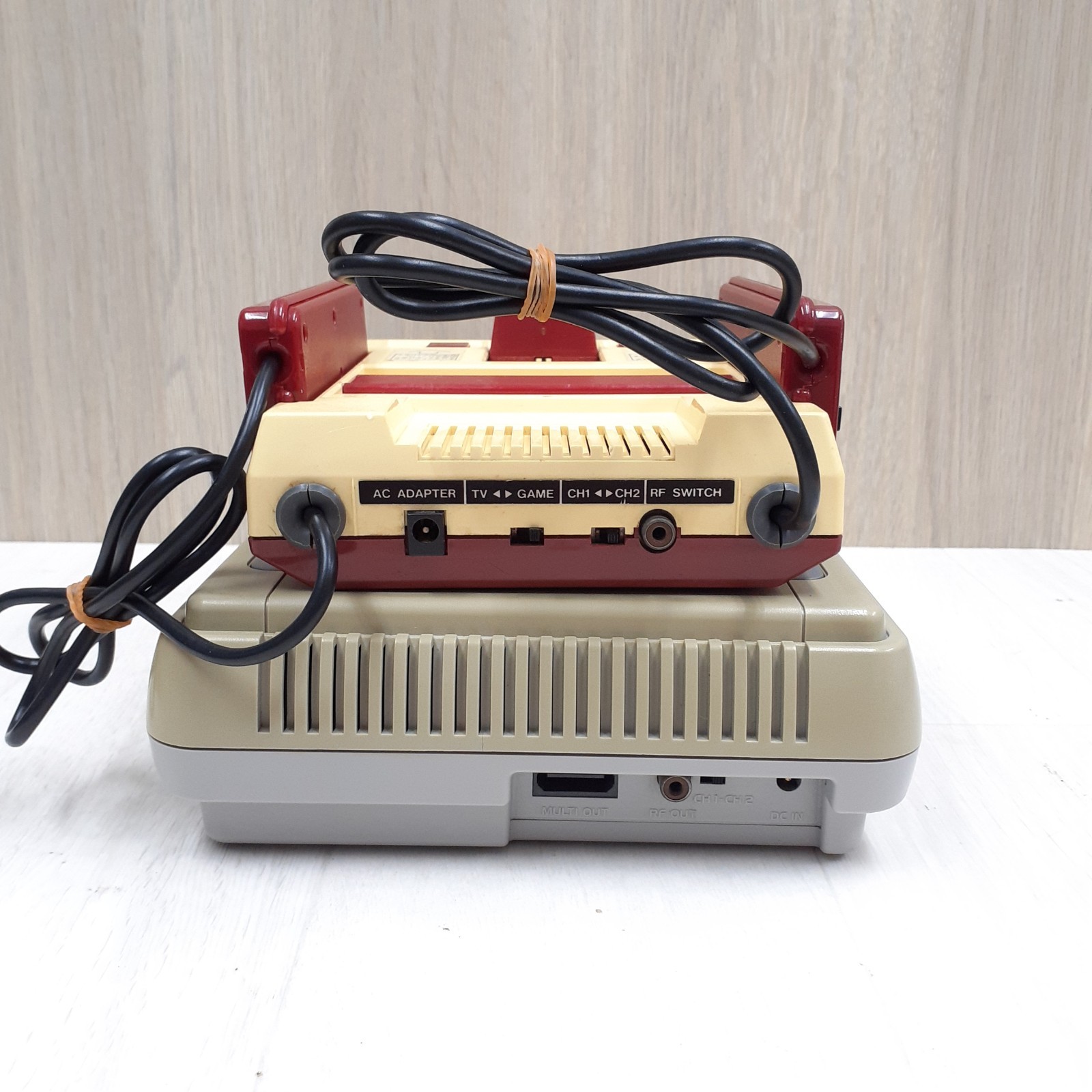 Nintendo Super Famicom & Famicom Console with 8 Games & Cables Japanese NES SNES