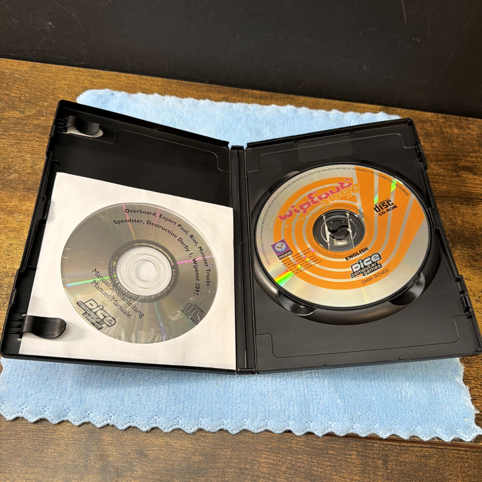 Wipeout 2097 for Windows 95 / 98 (PC, 1997) English Game Disc & Manual on CD