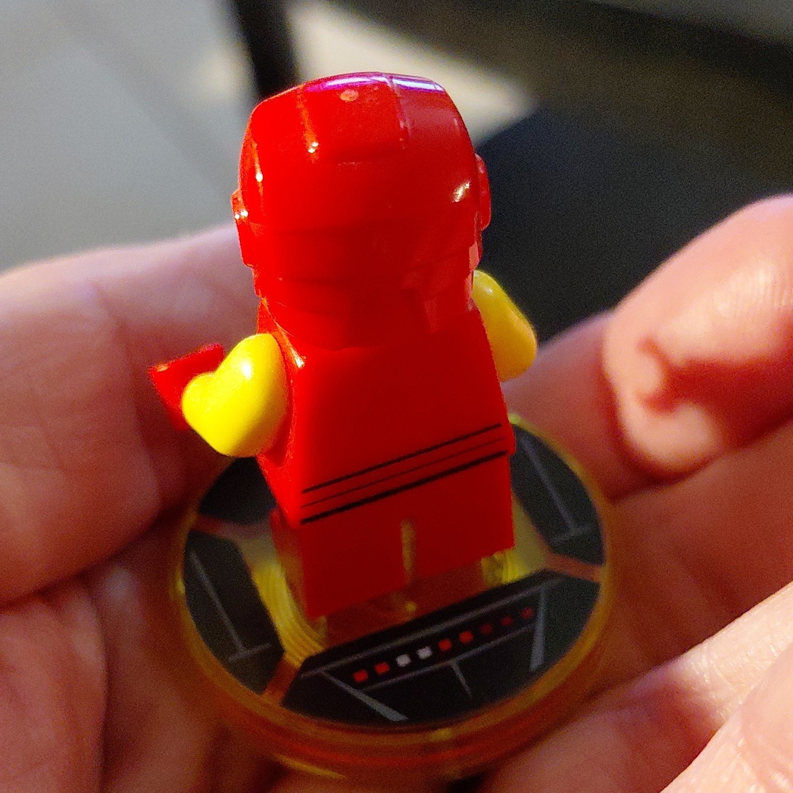 LEGO Dimensions Iron Man Character Figure Minifigure Toy Tag Round Base
