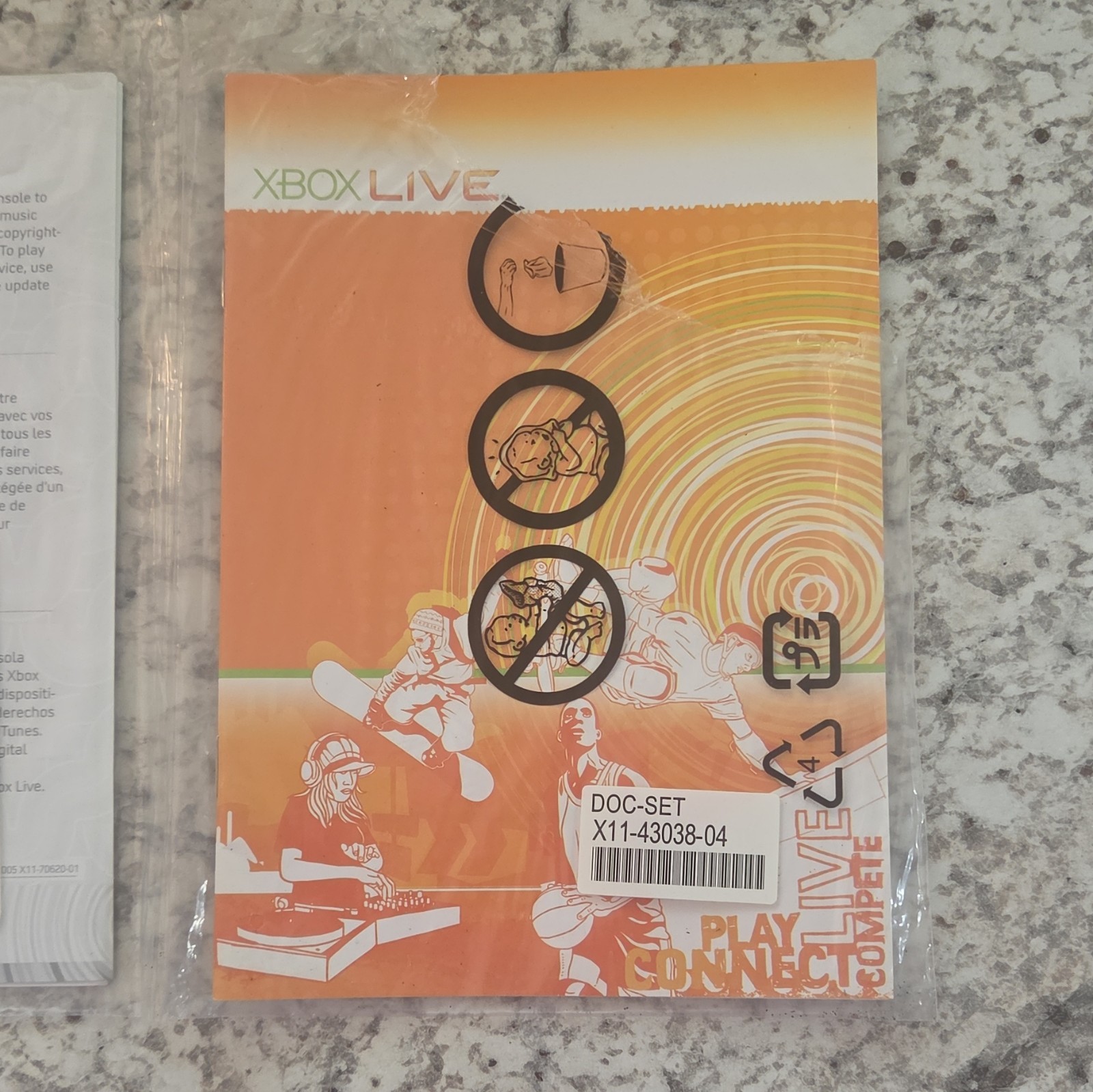 Microsoft Xbox 360 Xbox Live Manual DOC-SET X11-43038-04 English/FR/ES