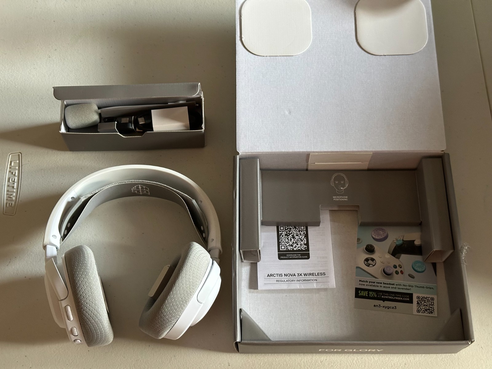 SteelSeries Arctis Nova 3X Wireless Multi-Platform Gaming Headset (White)