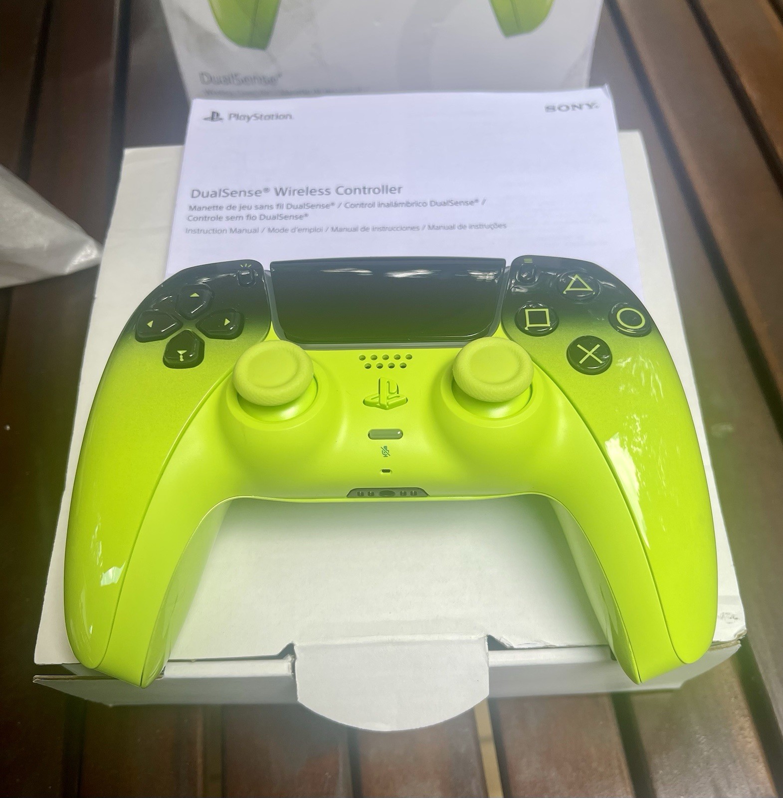 PlayStation 5 DualSense Wireless Controller – Remix Green