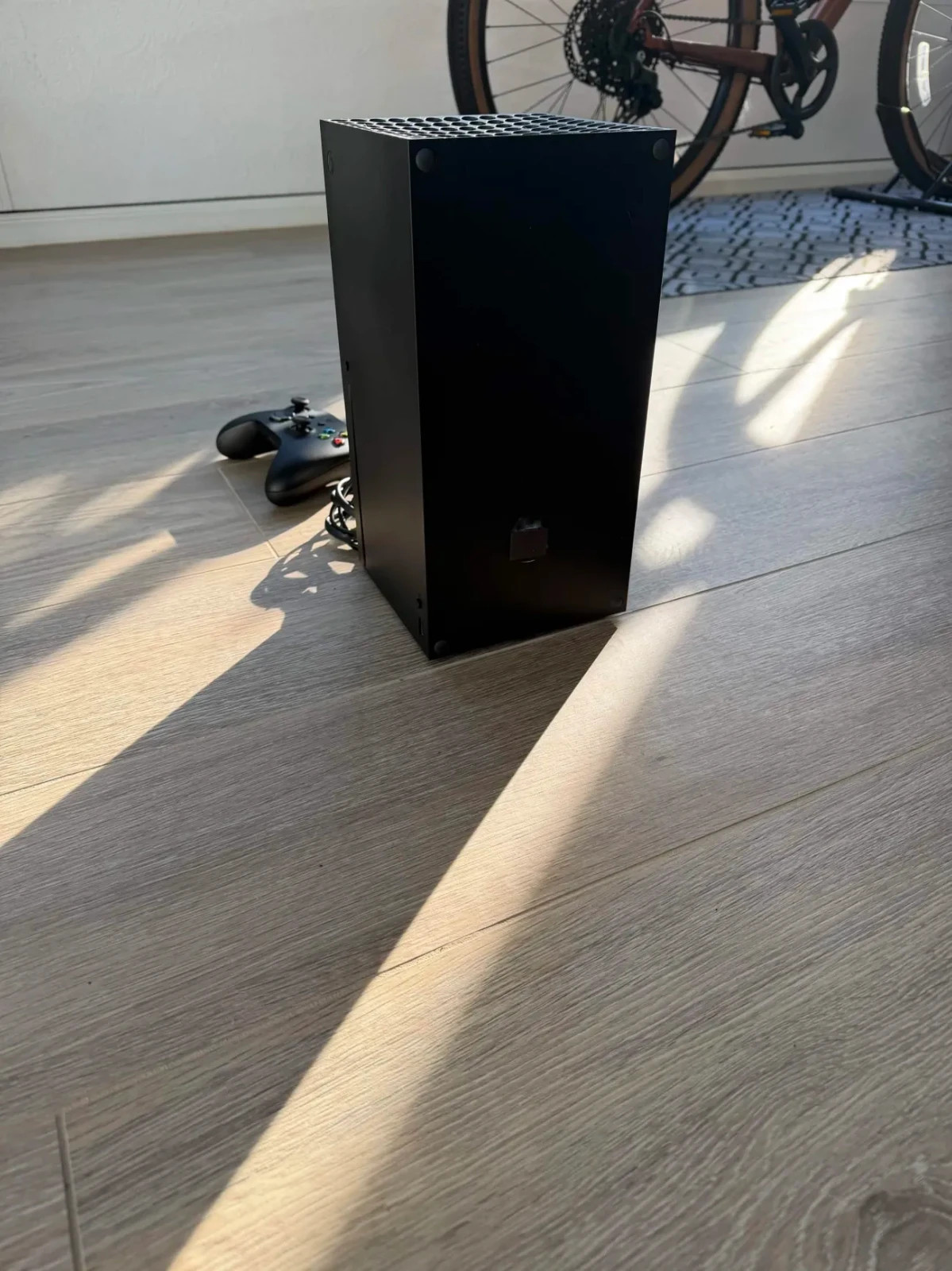 Microsoft Xbox Series X 1TB + Controller – Black