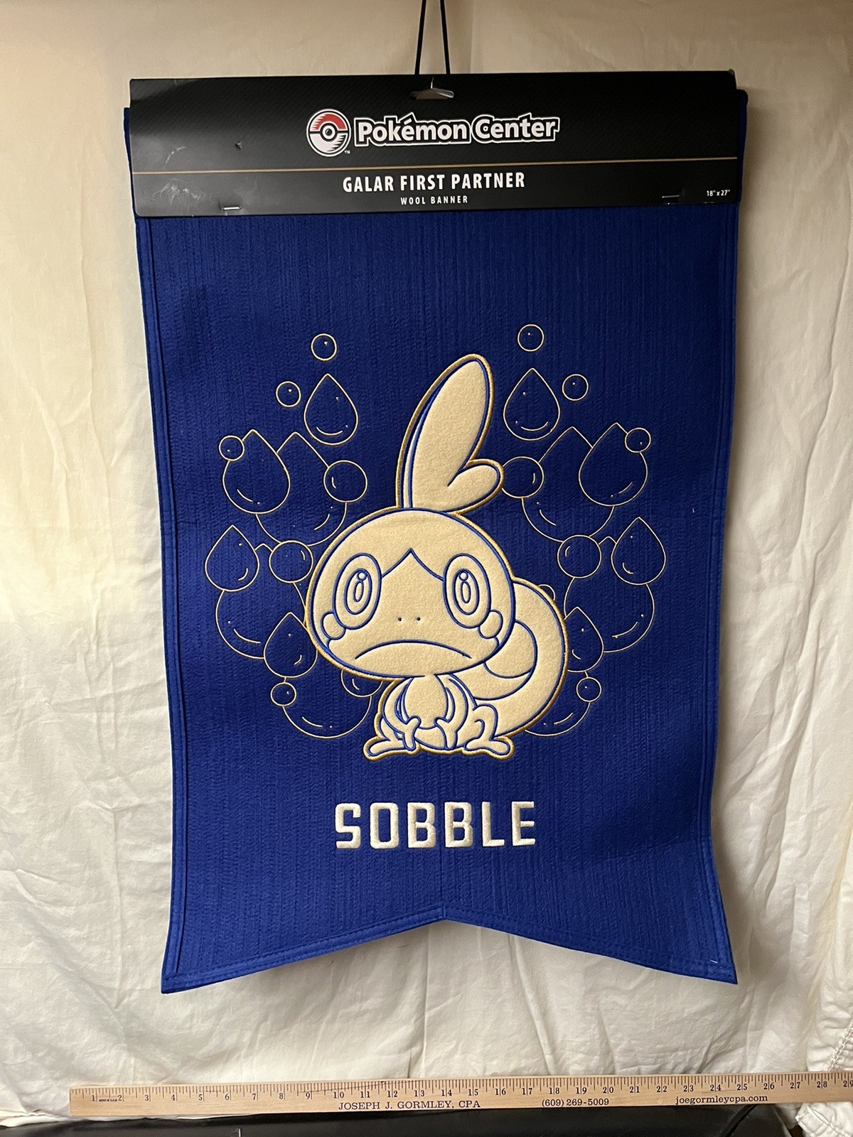 SOBBLE Galar First Partner 27.5” Blue Felt Wool Banner The Pokemon Company-NEW