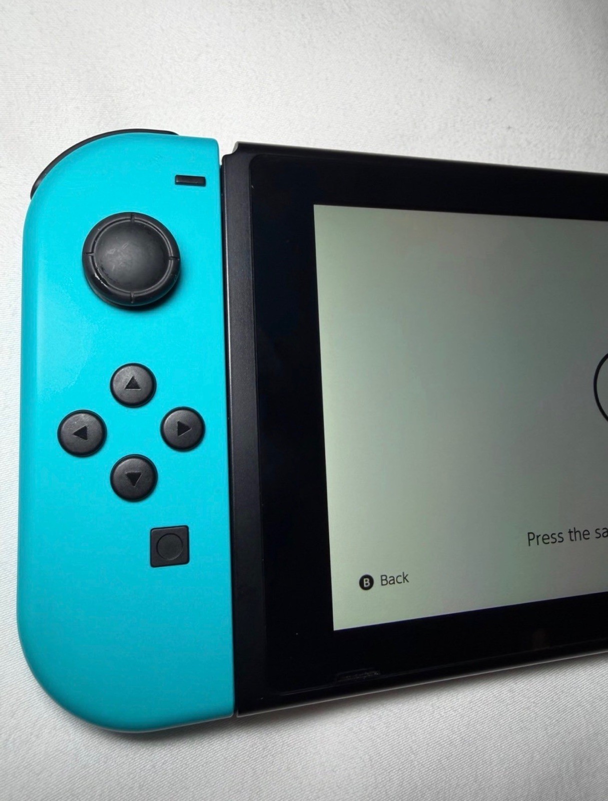 Nintendo Switch System 32GB Console w/Neon Red Blue Joy-Cons in Box 128 SD