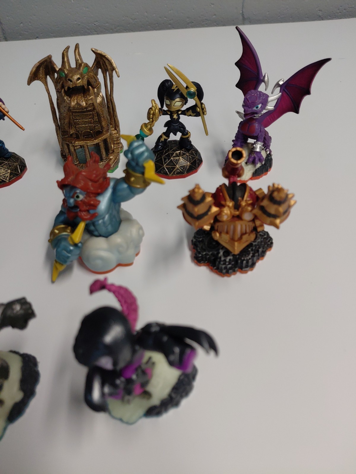 Skylanders Lot of 10 Various Figures No Duplicates #79