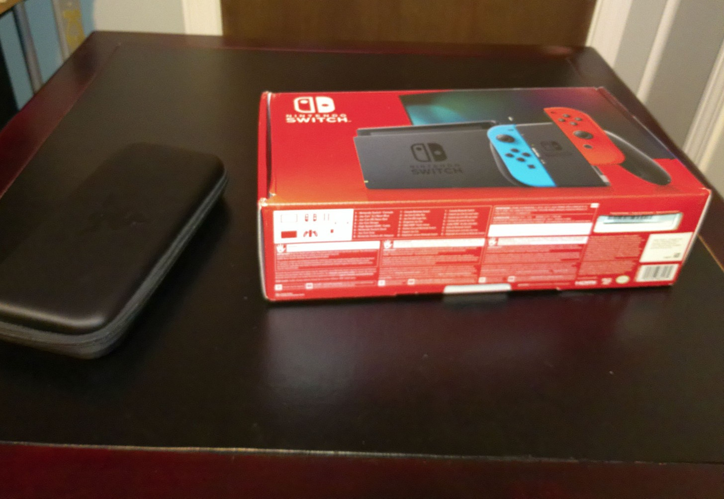 Nintendo Switch console bundle – 32GB Neon Red / Neon Blue (HAC-001)