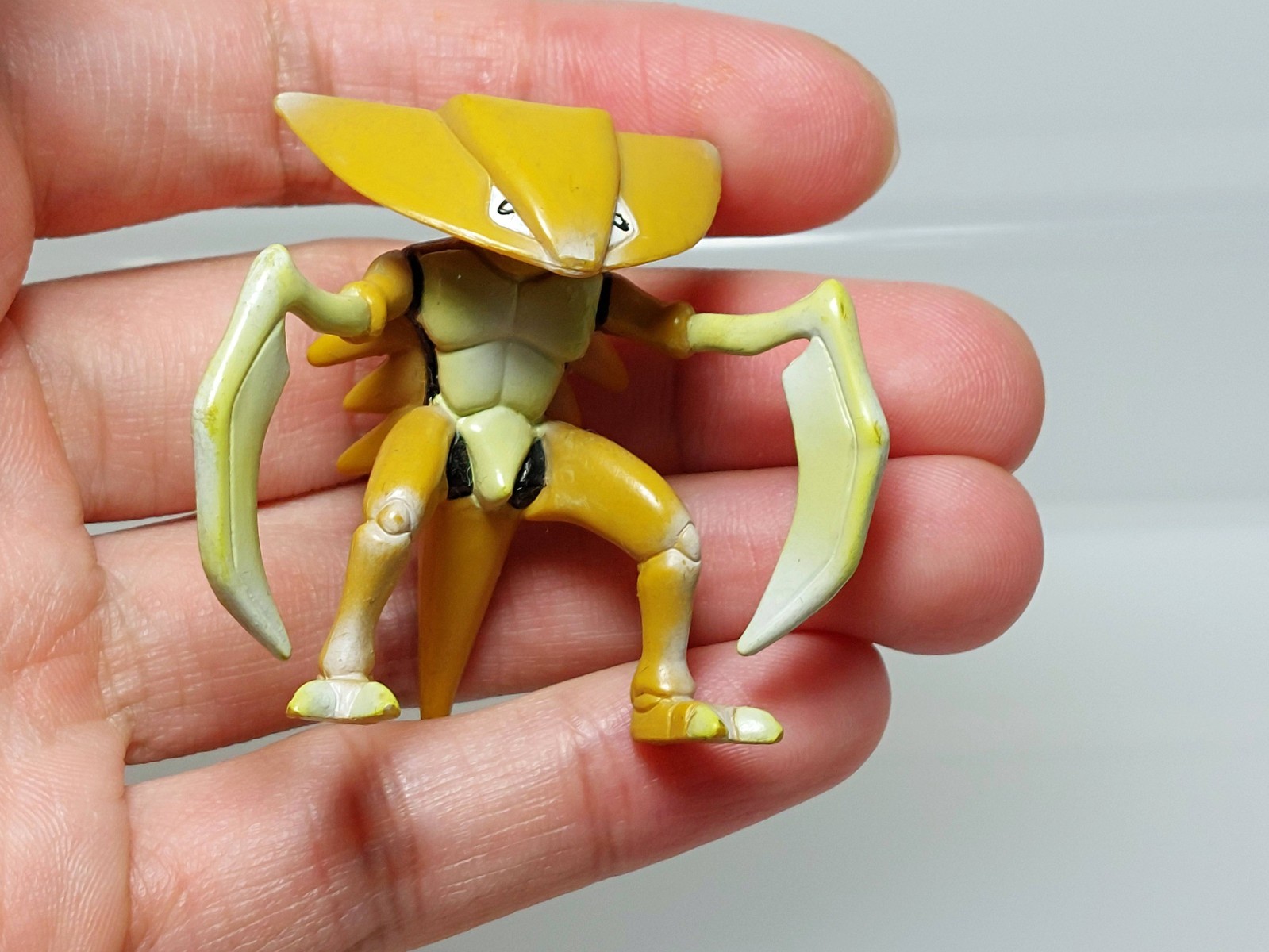 Kabuto Kabutops Pokemon Monster Collection Figure Tomy Japan C06 0.9-1.6in