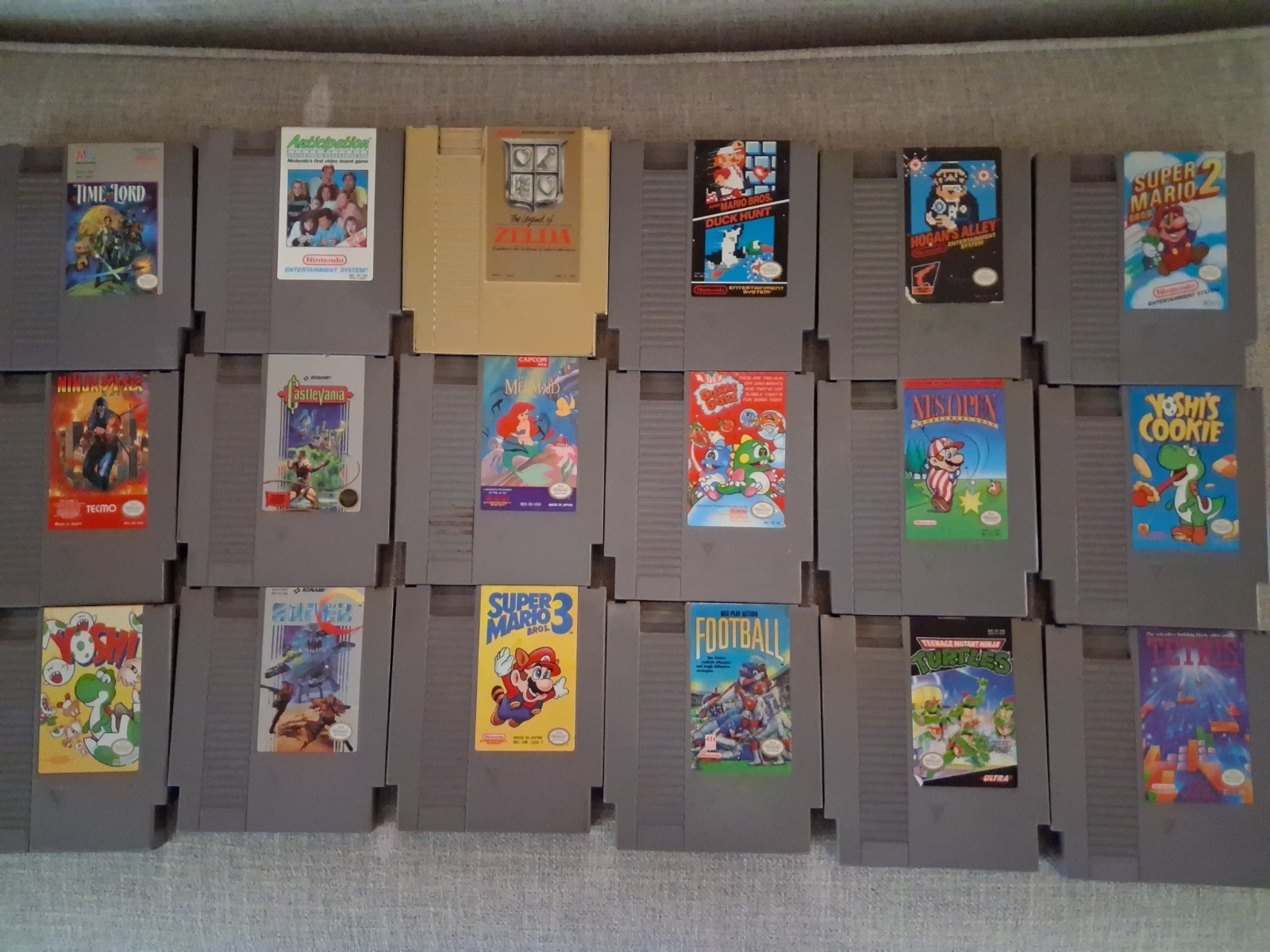 Nintendo NES LOT 18 GAMES , 16 SLEEVES, and LIGHT GUN(ZAPPER) ALL FUN GAMES!!!
