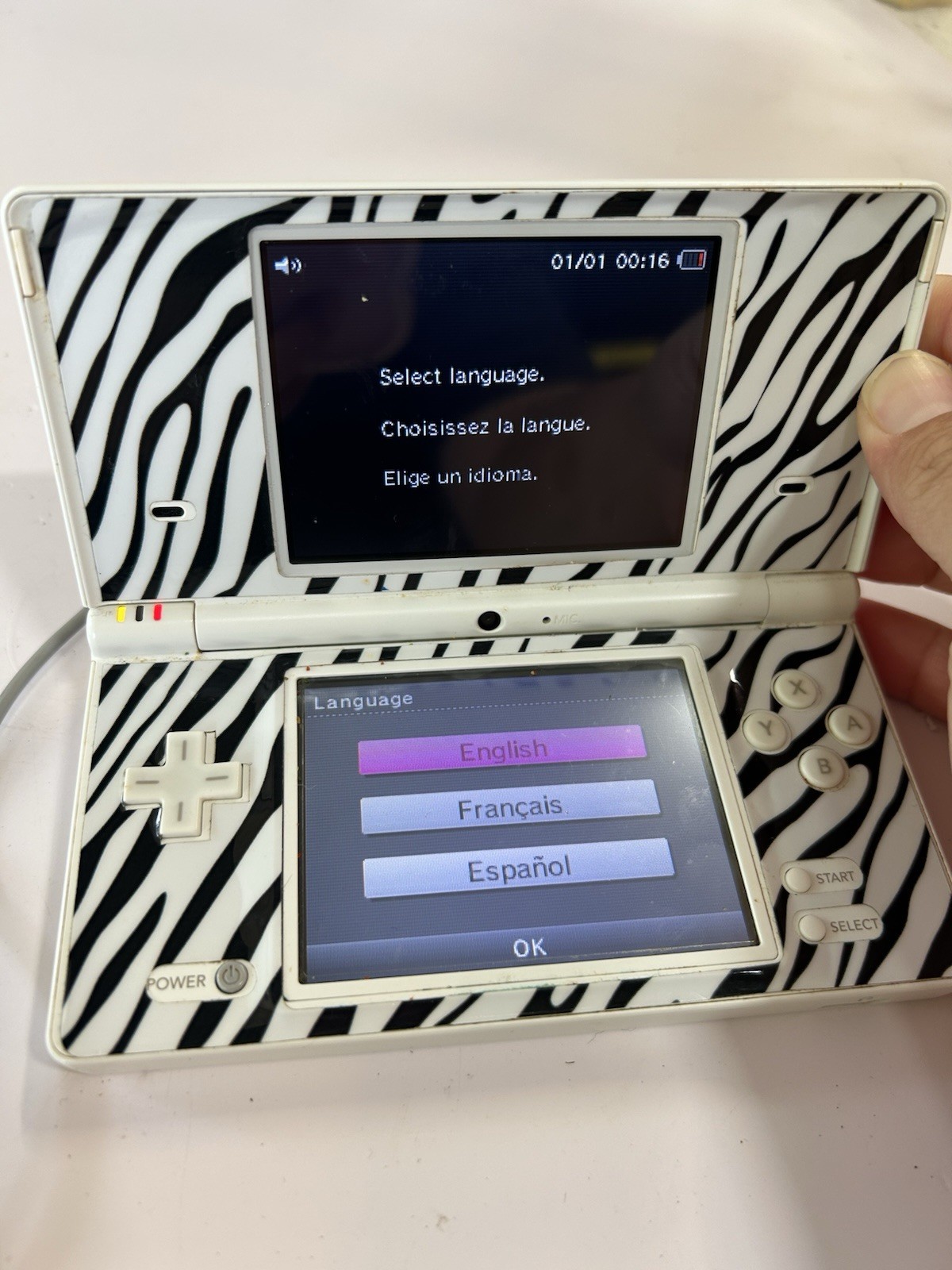 Nintendo DSi White With Print Cover Handheld System with 7 Games