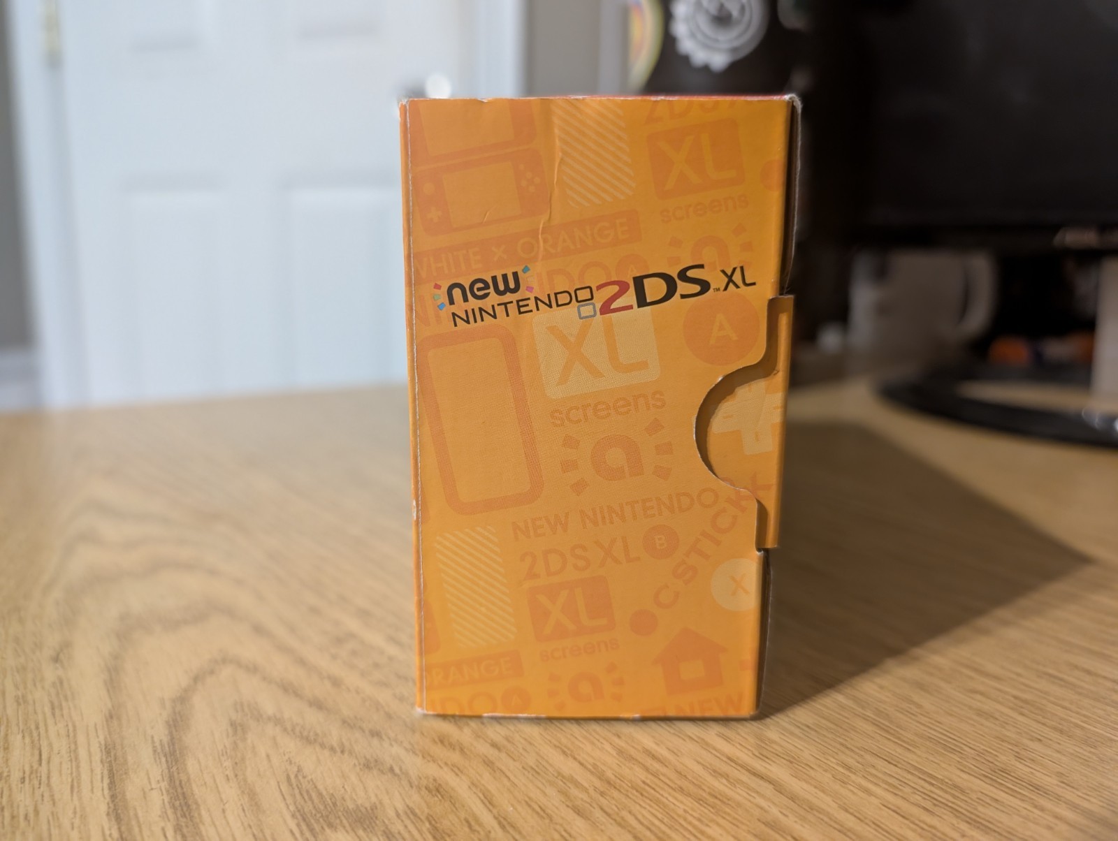 BOX ONLY New Nintendo 2DS XL White & Orange