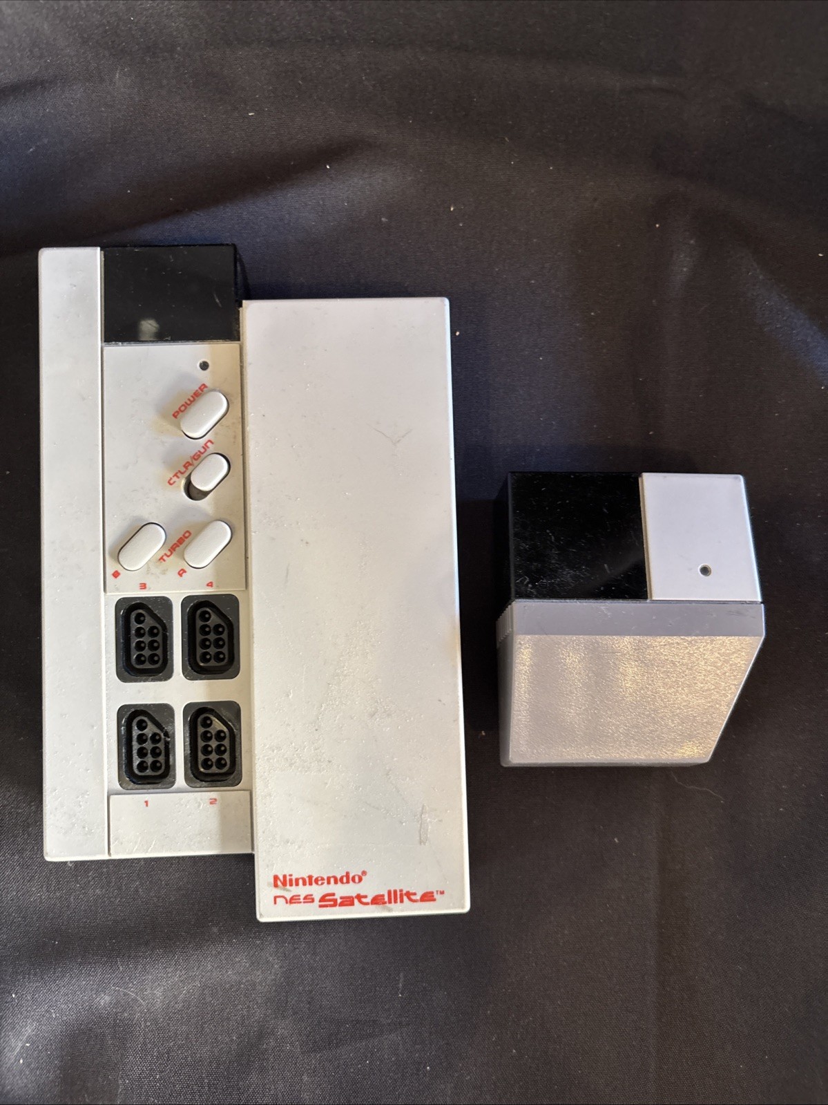 NES SATELLITE Nintendo Wireless 4 Controller Multitap Multi-Tap Working