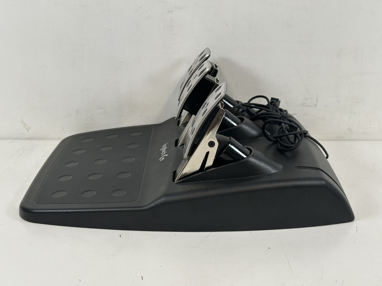 Logitech G29 Driving Force Racing Wheel and Floor Pedals – Black READ