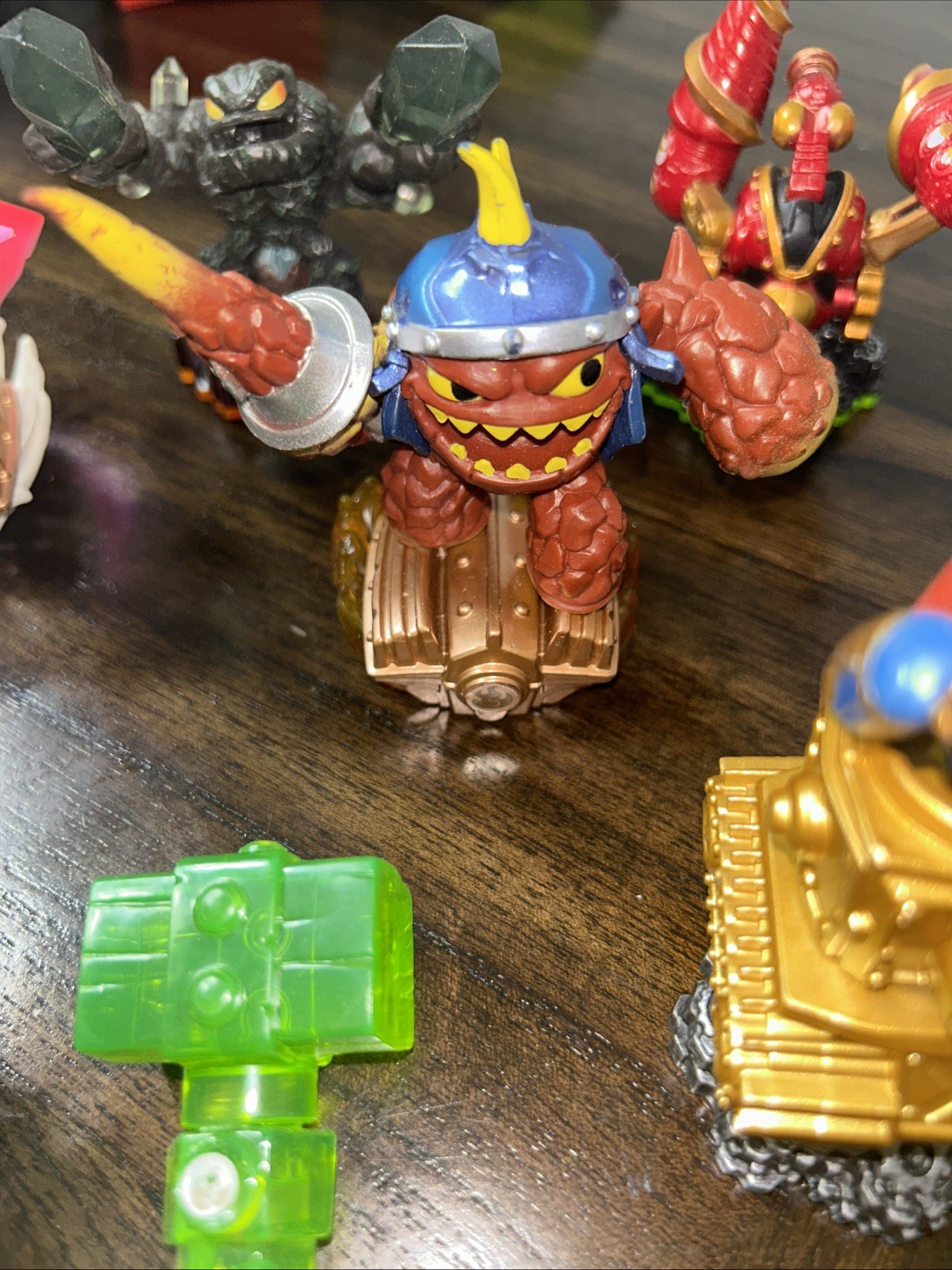 Skylanders SuperChargers Lava Lance, Super Shot Stealth Elf And Friends 7 Pieces