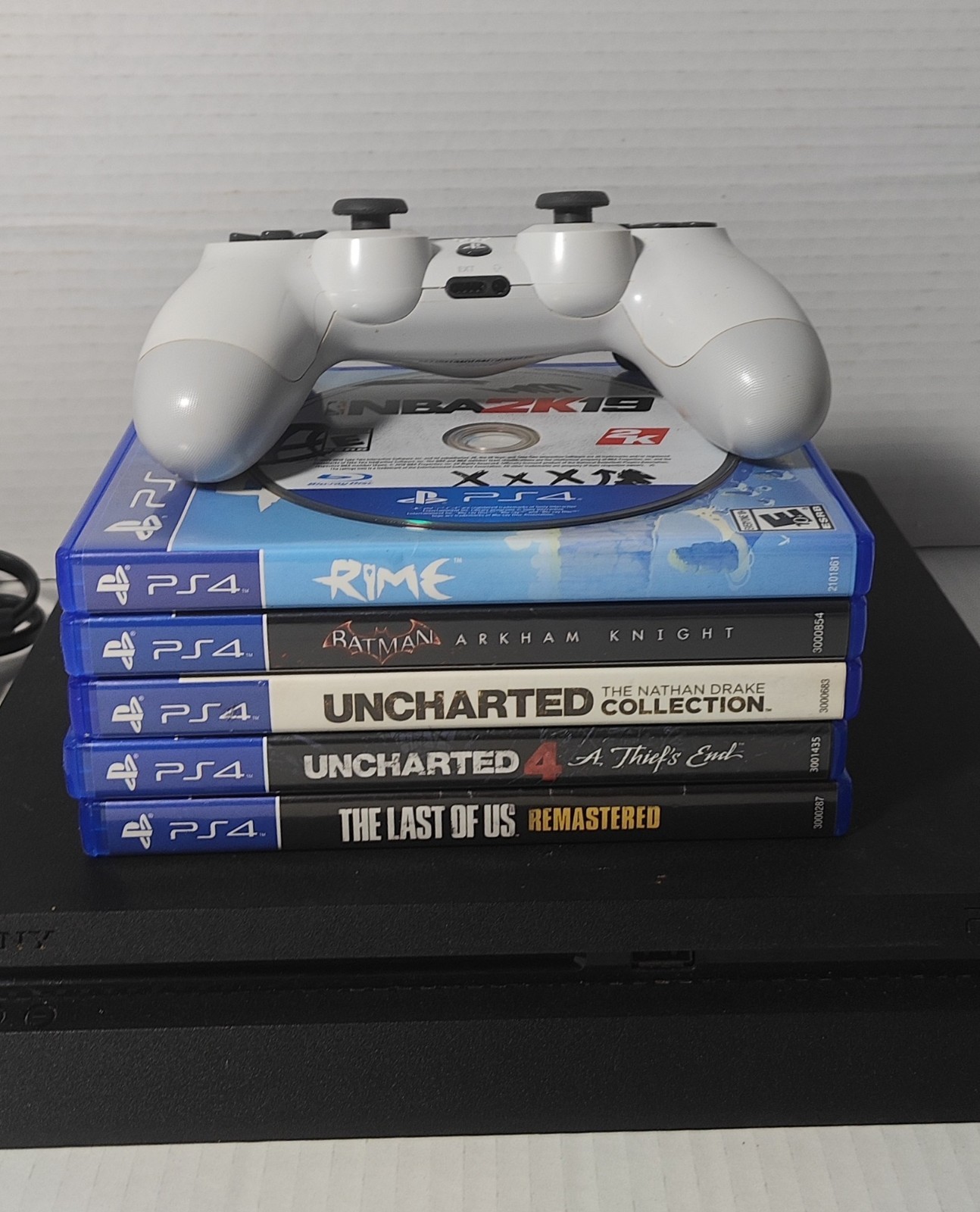 PS4 Slim 500GB Bundle