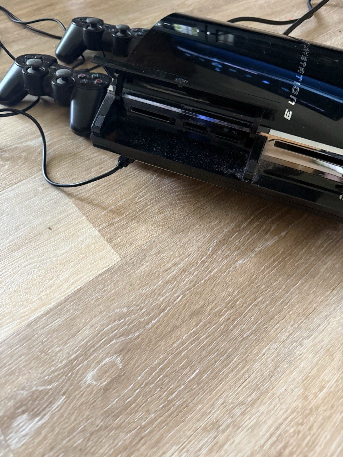 PS3 Play Station Backwards Compatible 60gb with 2 Controllers CECHE01 Tested